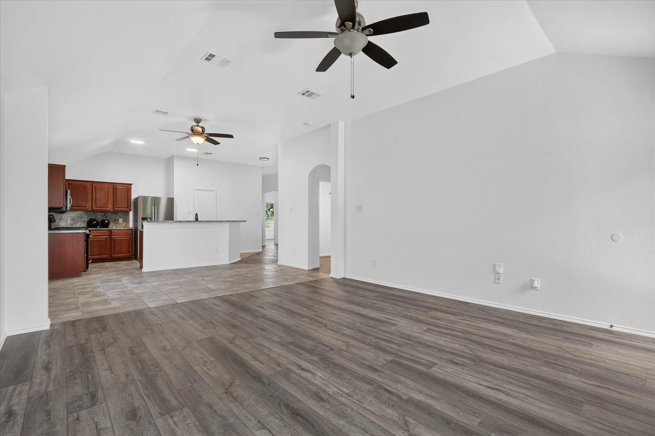 Single Family Residence For Rent in Collin County , 9324 Warren Drive, Mc Kinney, Texas 75071, 3 Bedroom, 2 Bathroom, 2 Garage spaces, 1,764 Sqft, built in 2003, mls#21301548, Real Estate Agent in Mc Kinney, Homes For Rent in Collin county, Homes For Rent in Mc Kinney, Realtor in Mc Kinney Texas, Real Estate Brokerage Independent Realty Texas, Luminita Cordes Realtor