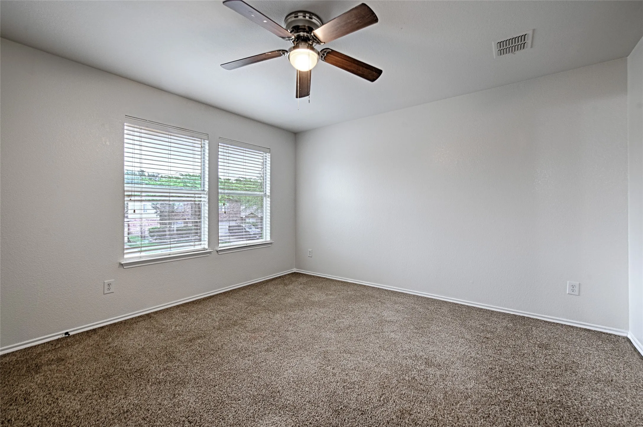 Single Family Residence For Rent in Collin County , 2629 Terrace Drive, Mc Kinney, Texas 75071, 4 Bedroom, 3 Bathroom, 2 Garage spaces, 2,354 Sqft, built in 2001, mls#21301552, Real Estate Agent in Mc Kinney, Homes For Rent in Collin county, Homes For Rent in Mc Kinney, Realtor in Mc Kinney Texas, Real Estate Brokerage Independent Realty Texas, Luminita Cordes Realtor