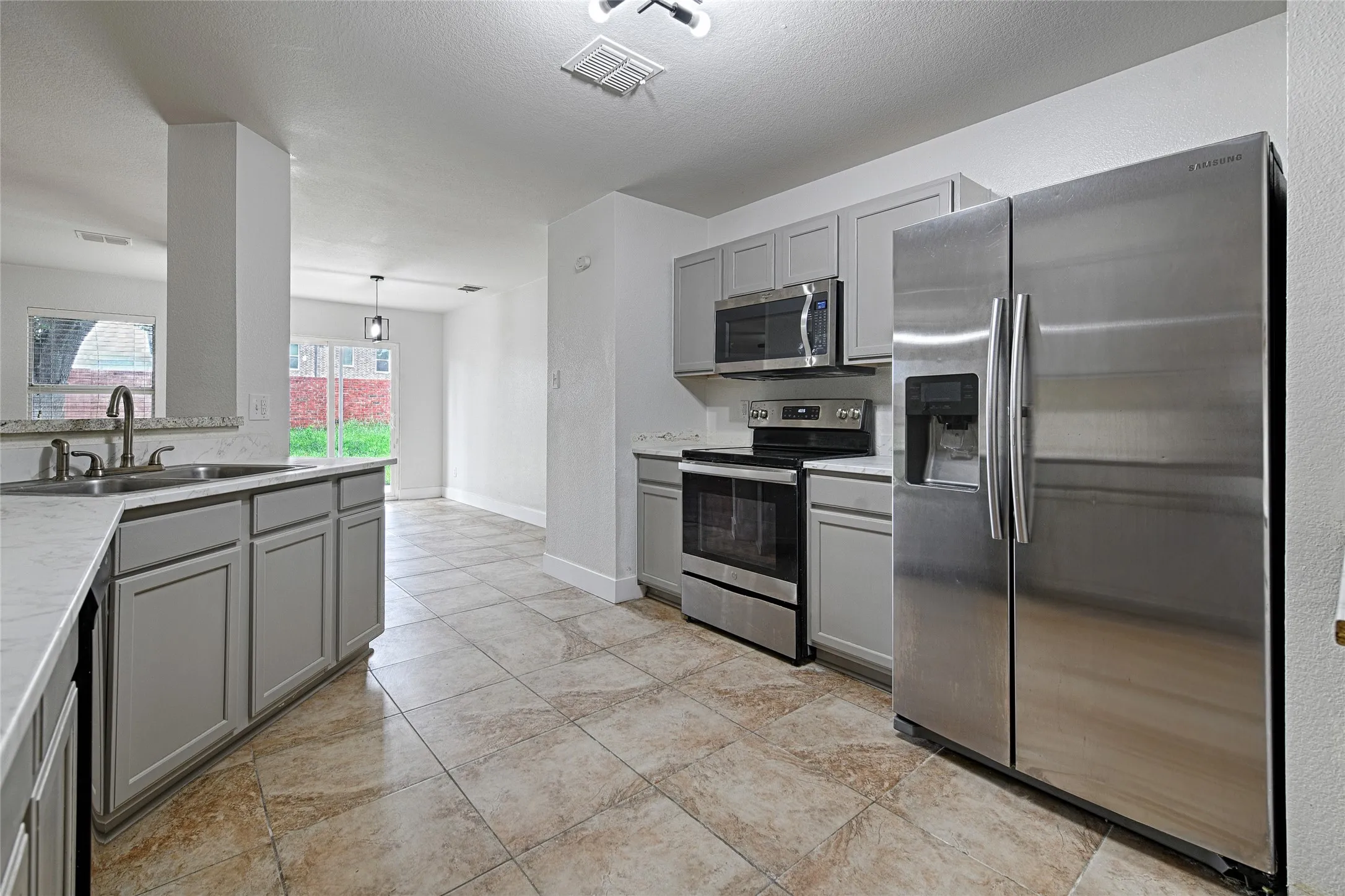 Single Family Residence For Rent in Collin County , 2629 Terrace Drive, Mc Kinney, Texas 75071, 4 Bedroom, 3 Bathroom, 2 Garage spaces, 2,354 Sqft, built in 2001, mls#21301552, Real Estate Agent in Mc Kinney, Homes For Rent in Collin county, Homes For Rent in Mc Kinney, Realtor in Mc Kinney Texas, Real Estate Brokerage Independent Realty Texas, Luminita Cordes Realtor