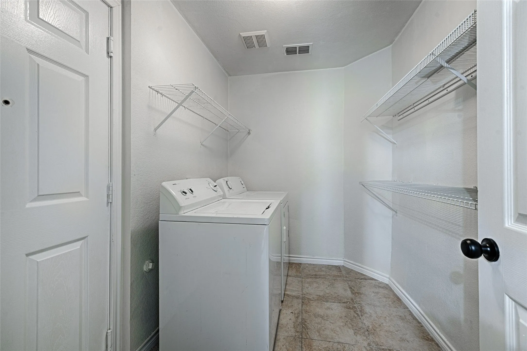 Single Family Residence For Rent in Collin County , 2629 Terrace Drive, Mc Kinney, Texas 75071, 4 Bedroom, 3 Bathroom, 2 Garage spaces, 2,354 Sqft, built in 2001, mls#21301552, Real Estate Agent in Mc Kinney, Homes For Rent in Collin county, Homes For Rent in Mc Kinney, Realtor in Mc Kinney Texas, Real Estate Brokerage Independent Realty Texas, Luminita Cordes Realtor