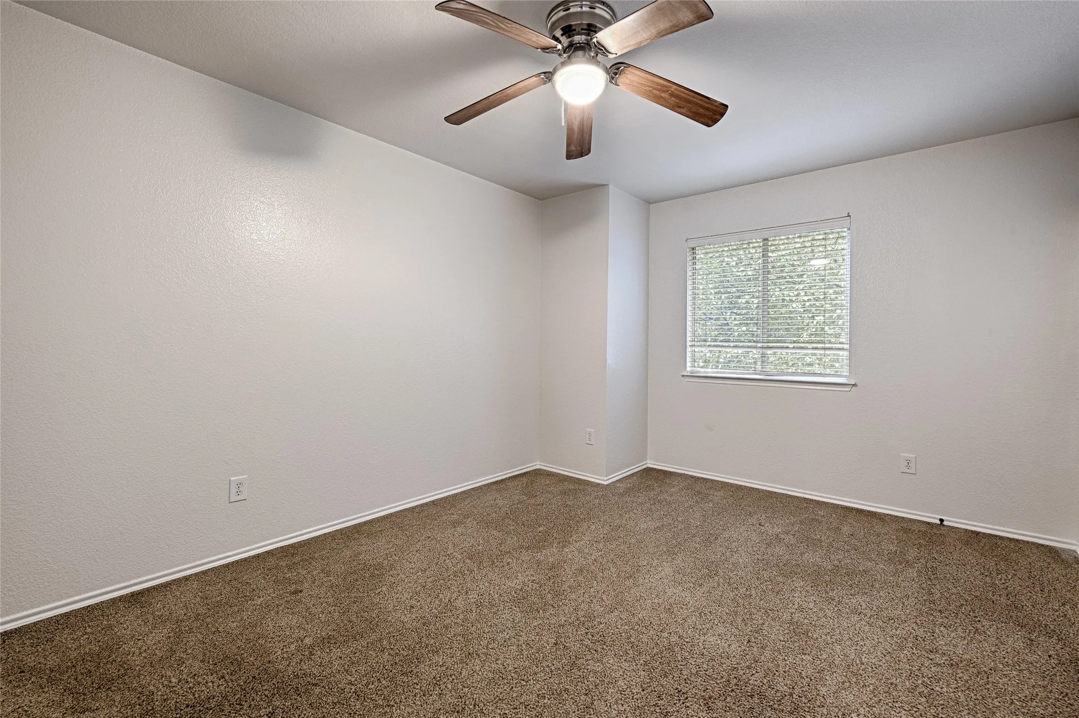 Single Family Residence For Rent in Collin County , 2629 Terrace Drive, Mc Kinney, Texas 75071, 4 Bedroom, 3 Bathroom, 2 Garage spaces, 2,354 Sqft, built in 2001, mls#21301552, Real Estate Agent in Mc Kinney, Homes For Rent in Collin county, Homes For Rent in Mc Kinney, Realtor in Mc Kinney Texas, Real Estate Brokerage Independent Realty Texas, Luminita Cordes Realtor