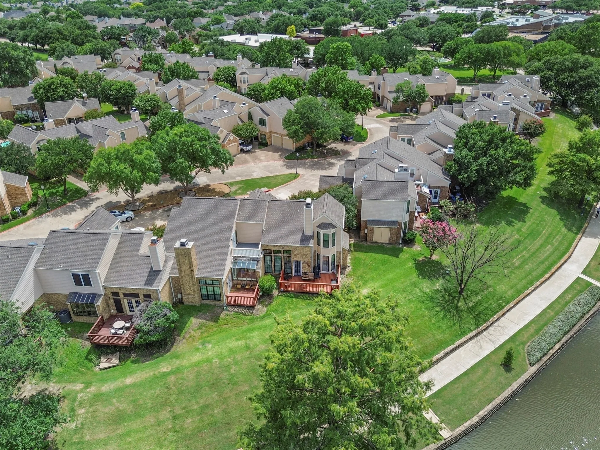 Condominium For Sale in Dallas County , 215 Cimarron Trail 1, Irving, Texas 75063, 2 Bedroom, 3 Bathroom, 1 Garage spaces, 1,348 Sqft, built in 1985, mls#21296436, Real Estate Agent in Irving, Homes For Sale in Dallas county, Homes For Sale in Irving, Realtor in Irving Texas, Real Estate Brokerage Independent Realty Texas, Luminita Cordes Realtor