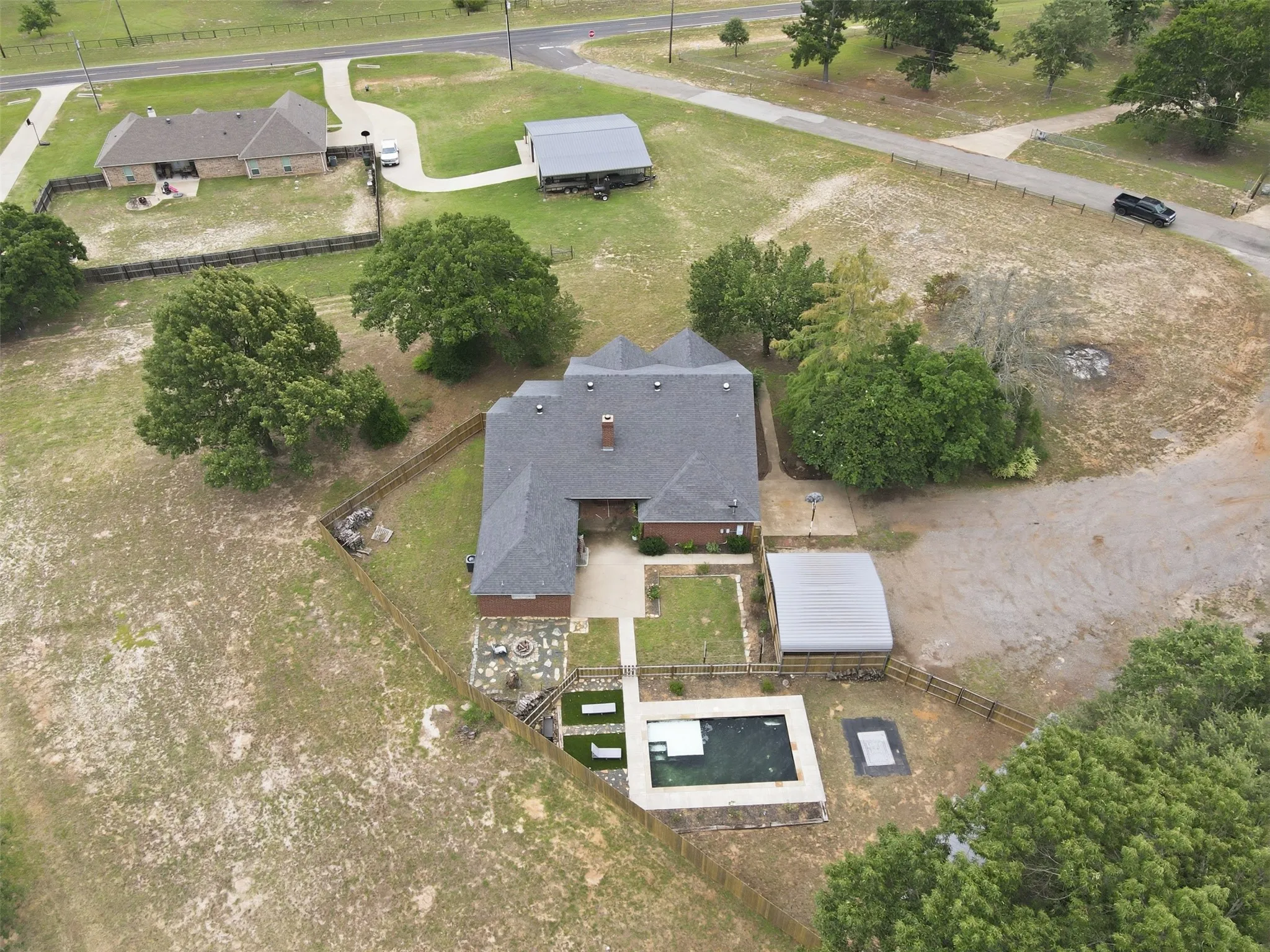Single Family Residence For Sale in Smith County , 13348 FM 2710, Lindale, Texas 75771, 4 Bedroom, 3 Bathroom, 2 Garage spaces, 2,500 Sqft, built in 1995, Price $475,000, mls#21301556, Real Estate Agent in Lindale, Homes For Sale in Smith county, Homes For Sale in Lindale, Realtor in Lindale Texas, Real Estate Brokerage Independent Realty Texas, Luminita Cordes Realtor
