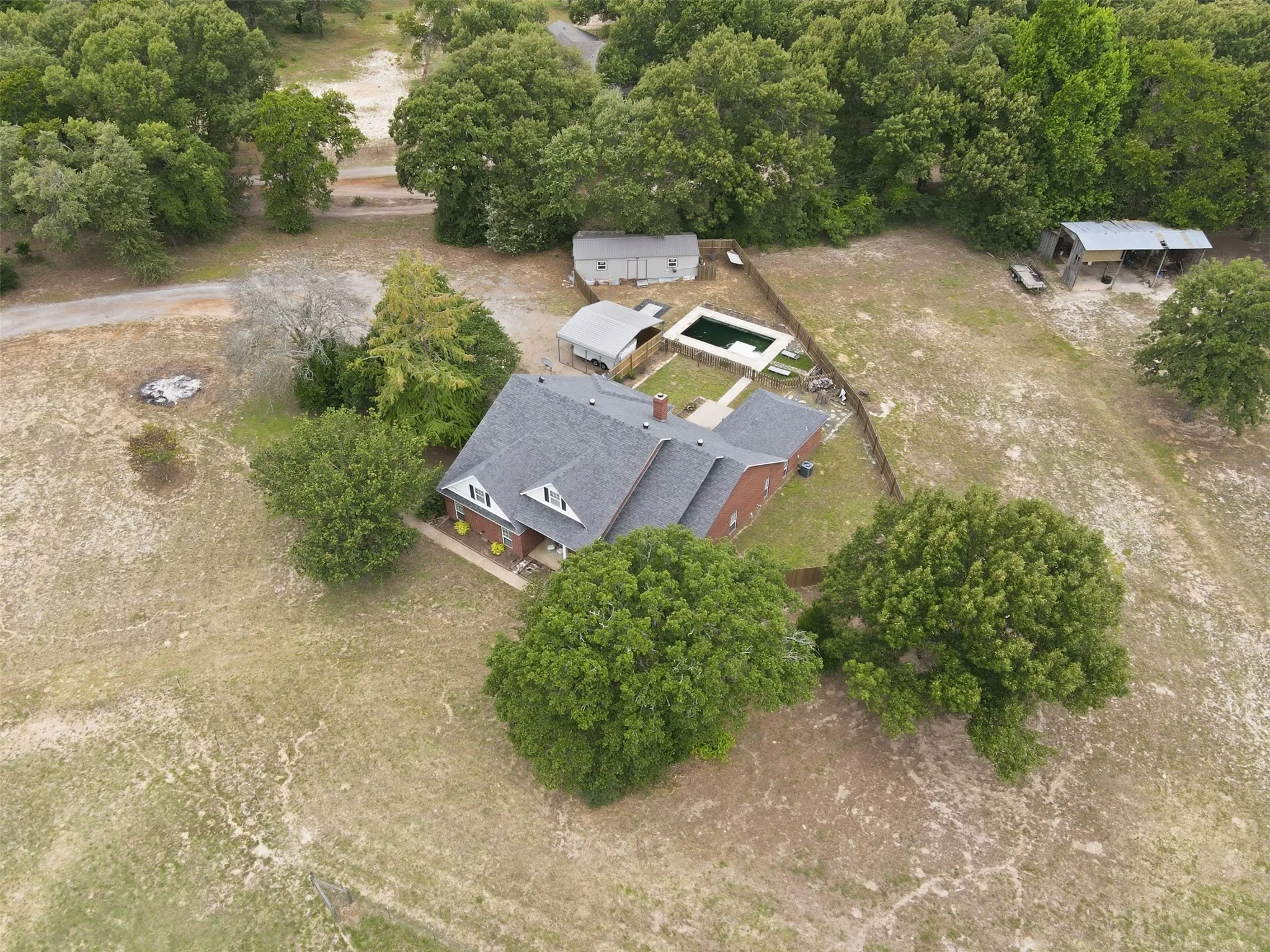 Single Family Residence For Sale in Smith County , 13348 FM 2710, Lindale, Texas 75771, 4 Bedroom, 3 Bathroom, 2 Garage spaces, 2,500 Sqft, built in 1995, Price $475,000, mls#21301556, Real Estate Agent in Lindale, Homes For Sale in Smith county, Homes For Sale in Lindale, Realtor in Lindale Texas, Real Estate Brokerage Independent Realty Texas, Luminita Cordes Realtor