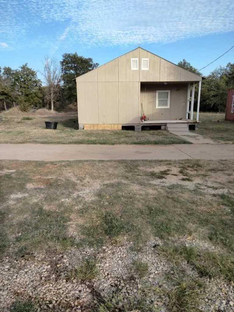 Single Family Residence For Rent in Parker County , 8705 Old Agnes Road A, Poolville, Texas 76487, 2 Bedroom, 1 Bathroom, Garage spaces, 2,150 Sqft, built in 2000, mls#21298597, Real Estate Agent in Poolville, Homes For Rent in Parker county, Homes For Rent in Poolville, Realtor in Poolville Texas, Real Estate Brokerage Independent Realty Texas, Luminita Cordes Realtor