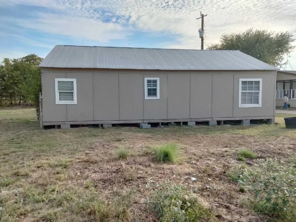 Single Family Residence For Rent in Parker County , 8705 Old Agnes Road A, Poolville, Texas 76487, 2 Bedroom, 1 Bathroom, Garage spaces, 2,150 Sqft, built in 2000, mls#21298597, Real Estate Agent in Poolville, Homes For Rent in Parker county, Homes For Rent in Poolville, Realtor in Poolville Texas, Real Estate Brokerage Independent Realty Texas, Luminita Cordes Realtor