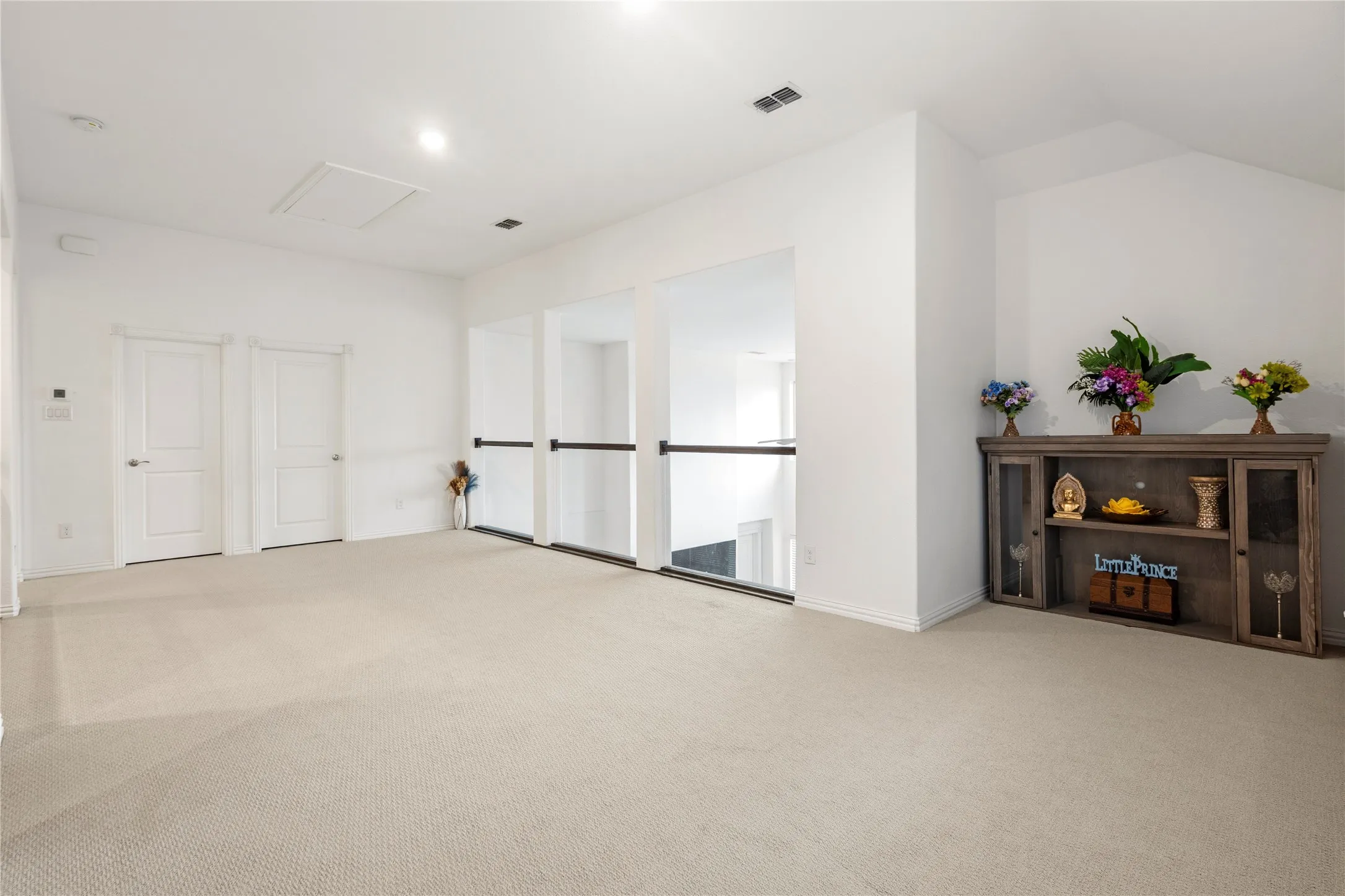 Single Family Residence For Sale in Denton County , 2213 Cherrybark Trail, Little Elm, Texas 75068, 5 Bedroom, 4 Bathroom, 2 Garage spaces, 3,483 Sqft, built in 2022, mls#21301368, Real Estate Agent in Little Elm, Homes For Sale in Denton county, Homes For Sale in Little Elm, Realtor in Little Elm Texas, Real Estate Brokerage Independent Realty Texas, Luminita Cordes Realtor