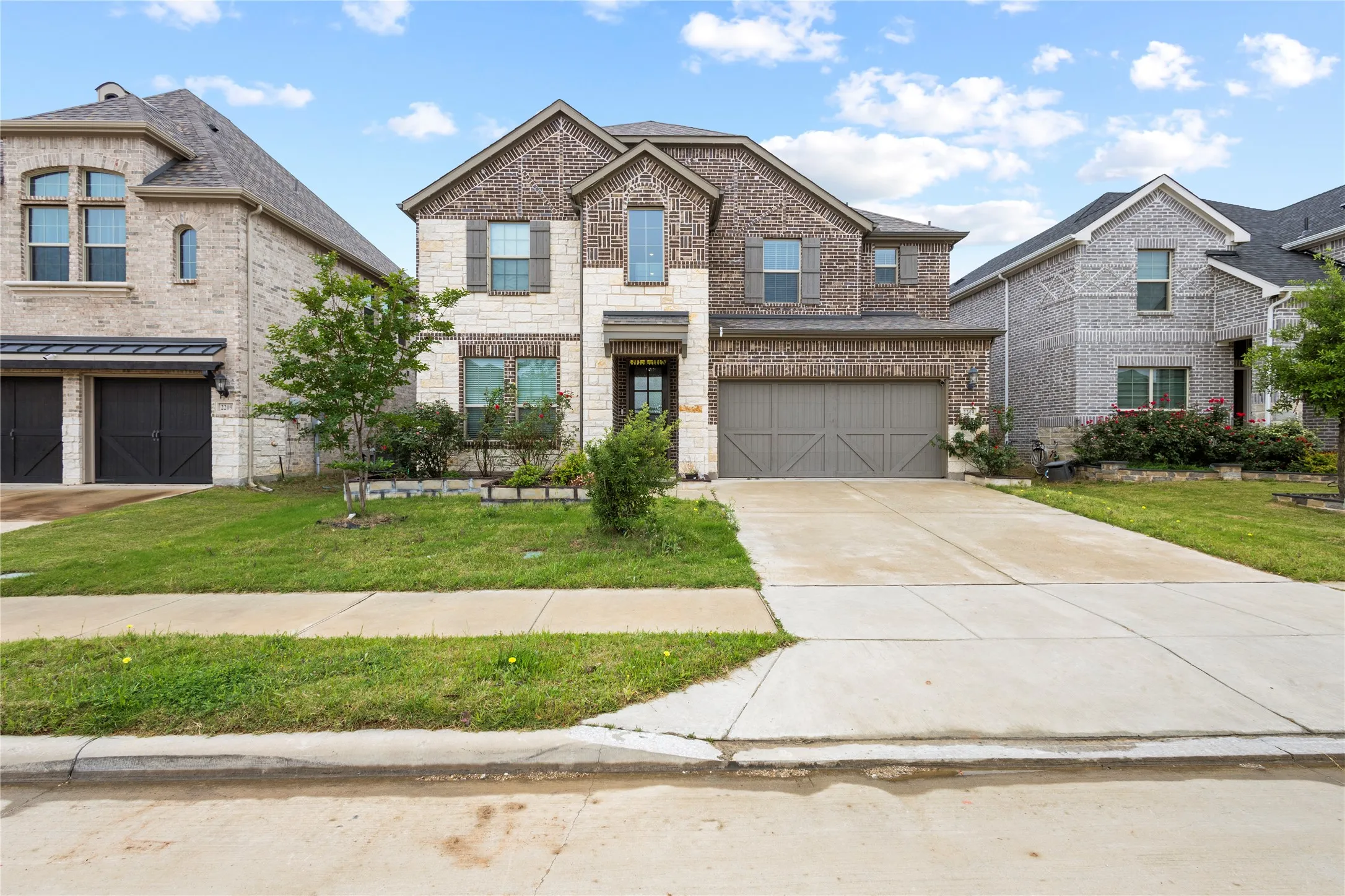 Single Family Residence For Sale in Denton County , 2213 Cherrybark Trail, Little Elm, Texas 75068, 5 Bedroom, 4 Bathroom, 2 Garage spaces, 3,483 Sqft, built in 2022, mls#21301368, Real Estate Agent in Little Elm, Homes For Sale in Denton county, Homes For Sale in Little Elm, Realtor in Little Elm Texas, Real Estate Brokerage Independent Realty Texas, Luminita Cordes Realtor