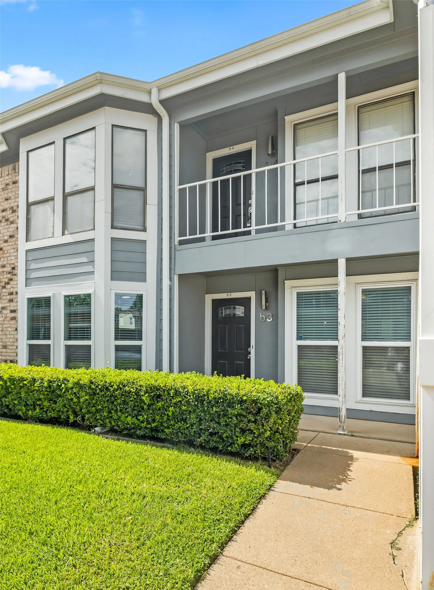 Condominium For Sale in Dallas County , 630 W Canty Street B3, Dallas, Texas 75208, 2 Bedroom, 2 Bathroom, Garage spaces, 1,071 Sqft, built in 1982, mls#21301573, Real Estate Agent in Dallas, Homes For Sale in Dallas county, Homes For Sale in Dallas, Realtor in Dallas Texas, Real Estate Brokerage Independent Realty Texas, Luminita Cordes Realtor