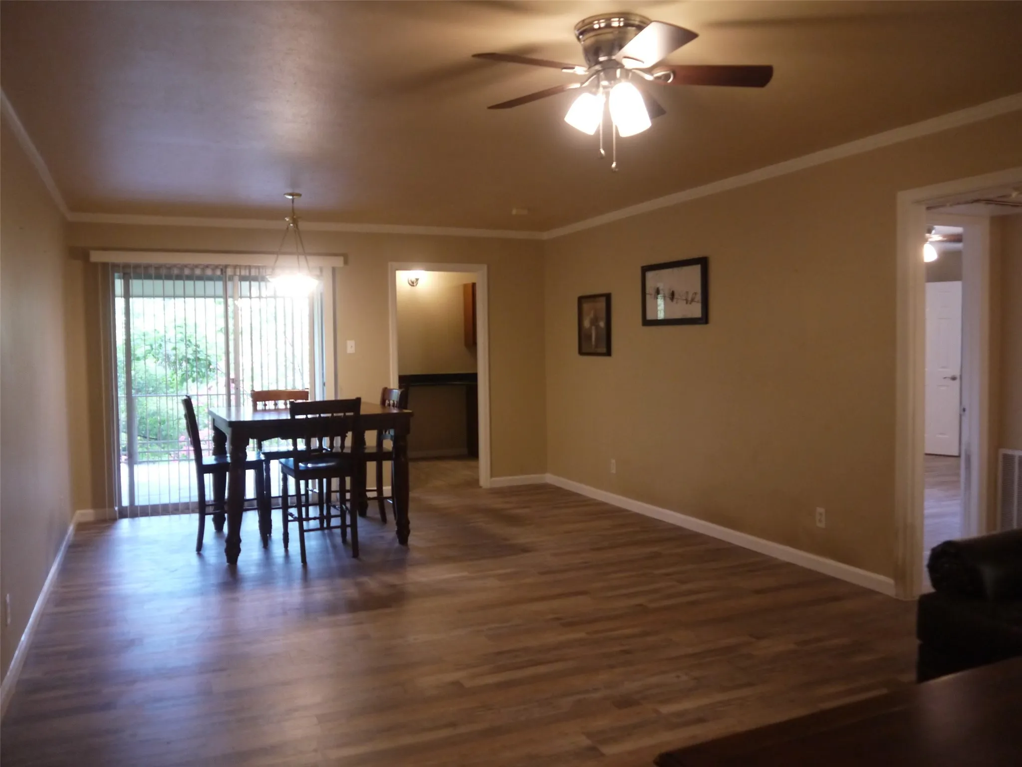 Condominium For Rent in Dallas County , 11316 Park Central Place C, Dallas, Texas 75230, 2 Bedroom, 2 Bathroom, Garage spaces, 1,137 Sqft, built in 1961, mls#21298325, Real Estate Agent in Dallas, Homes For Rent in Dallas county, Homes For Rent in Dallas, Realtor in Dallas Texas, Real Estate Brokerage Independent Realty Texas, Luminita Cordes Realtor