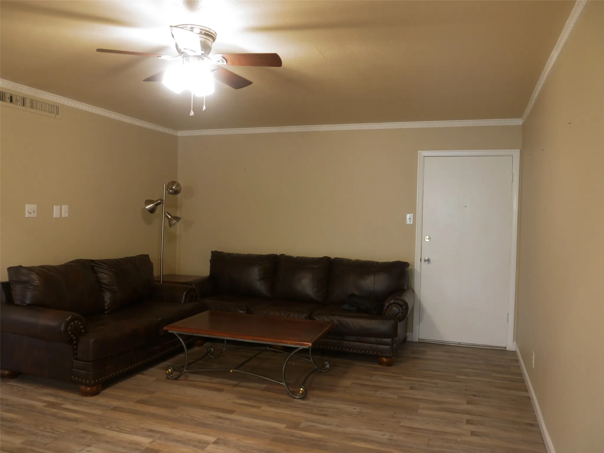 Condominium For Rent in Dallas County , 11316 Park Central Place C, Dallas, Texas 75230, 2 Bedroom, 2 Bathroom, Garage spaces, 1,137 Sqft, built in 1961, mls#21298325, Real Estate Agent in Dallas, Homes For Rent in Dallas county, Homes For Rent in Dallas, Realtor in Dallas Texas, Real Estate Brokerage Independent Realty Texas, Luminita Cordes Realtor