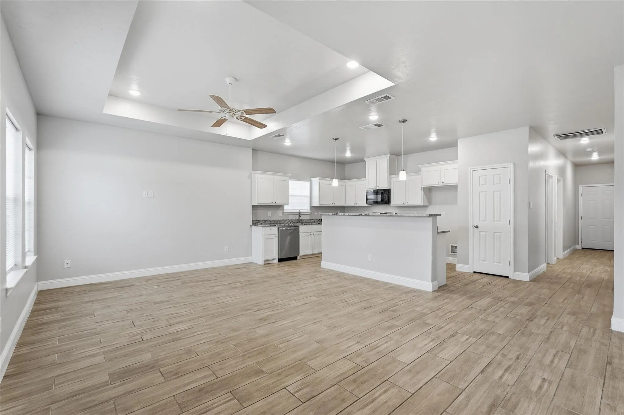 Single Family Residence For Sale in Hunt County , 4104 Gordon Street, Greenville, Texas 75401, 3 Bedroom, 2 Bathroom, 1 Garage spaces, 1,296 Sqft, built in 2021, mls#21301566, Real Estate Agent in Greenville, Homes For Sale in Hunt county, Homes For Sale in Greenville, Realtor in Greenville Texas, Real Estate Brokerage Independent Realty Texas, Luminita Cordes Realtor