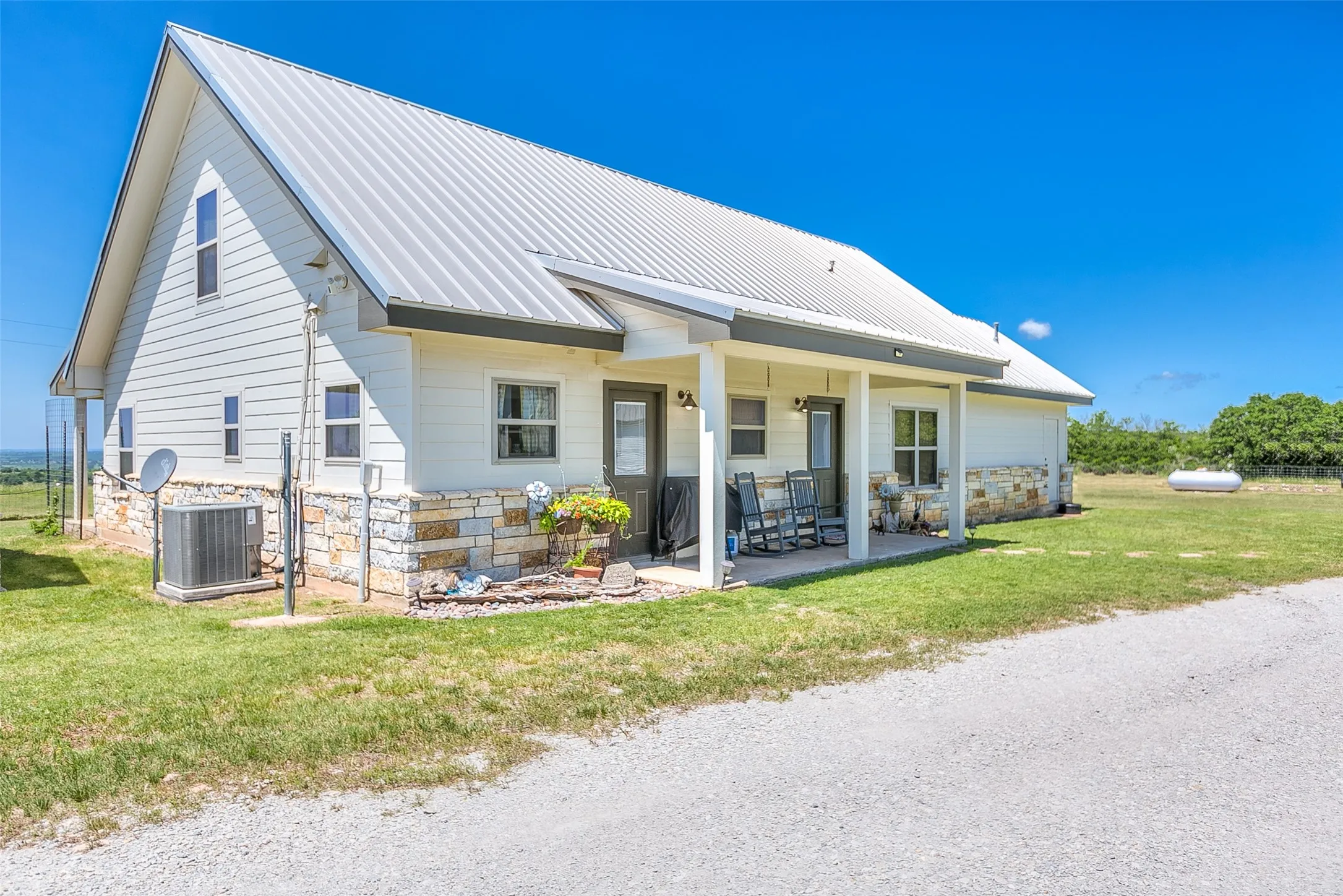 Farm For Sale in Brown County , 16967 CR 290, Zephyr, Texas 76890, 3 Bedroom, 3 Bathroom, Garage spaces, 2,789 Sqft, built in 2013, mls#21301576, Real Estate Agent in Zephyr, Homes For Sale in Brown county, Homes For Sale in Zephyr, Realtor in Zephyr Texas, Real Estate Brokerage Independent Realty Texas, Luminita Cordes Realtor