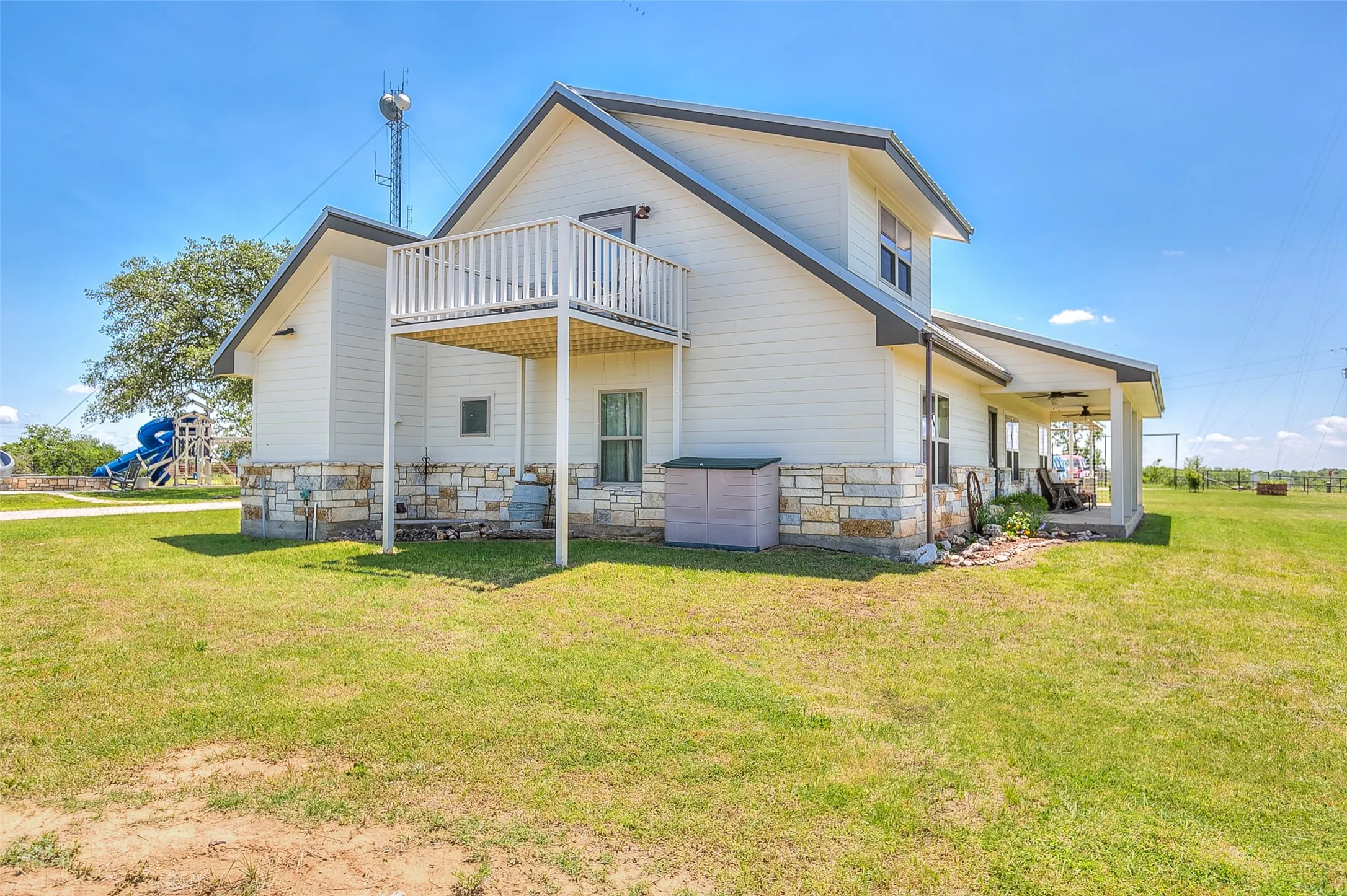 Farm For Sale in Brown County , 16967 CR 290, Zephyr, Texas 76890, 3 Bedroom, 3 Bathroom, Garage spaces, 2,789 Sqft, built in 2013, mls#21301576, Real Estate Agent in Zephyr, Homes For Sale in Brown county, Homes For Sale in Zephyr, Realtor in Zephyr Texas, Real Estate Brokerage Independent Realty Texas, Luminita Cordes Realtor
