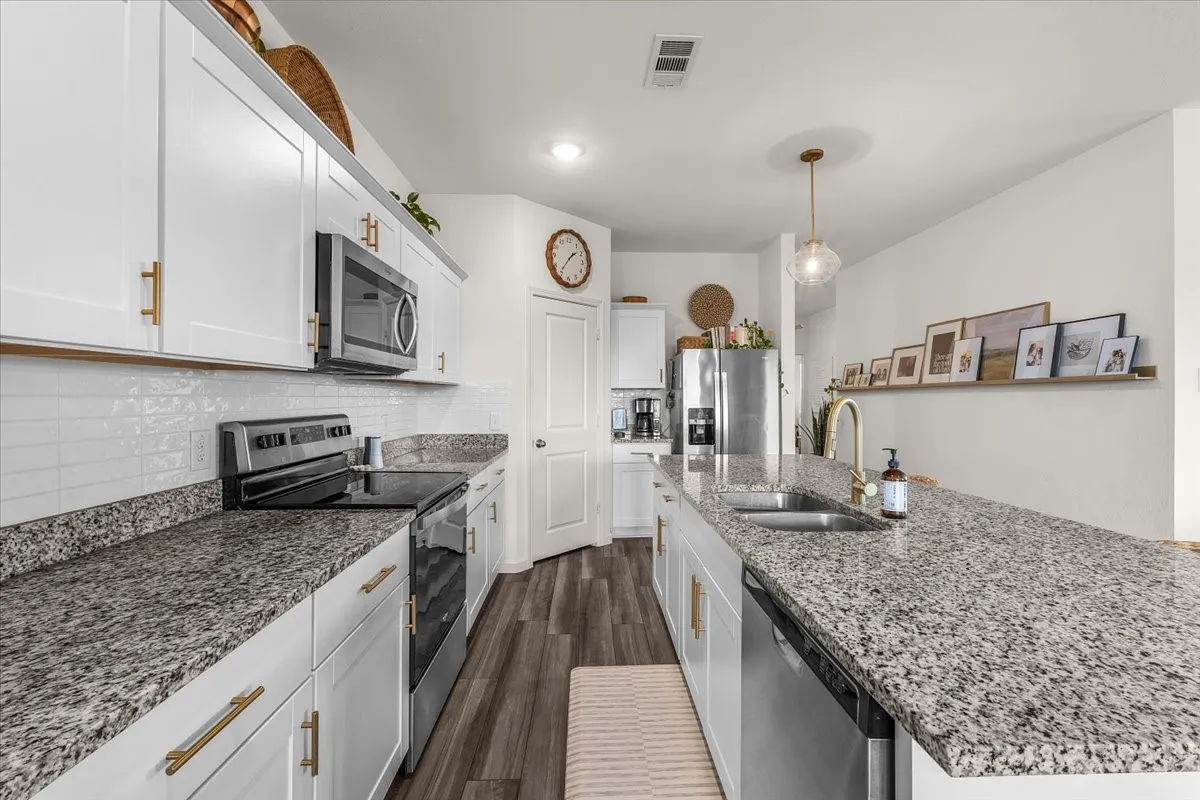 Single Family Residence For Sale in Tarrant County , 1537 Shadow Hawk Drive, Fort Worth, Texas 76052, 4 Bedroom, 2 Bathroom, 2 Garage spaces, 1,725 Sqft, built in 2023, mls#21301288, Real Estate Agent in Fort Worth, Homes For Sale in Tarrant county, Homes For Sale in Fort Worth, Realtor in Fort Worth Texas, Real Estate Brokerage Independent Realty Texas, Luminita Cordes Realtor