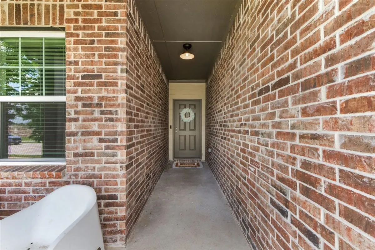 Single Family Residence For Sale in Tarrant County , 1537 Shadow Hawk Drive, Fort Worth, Texas 76052, 4 Bedroom, 2 Bathroom, 2 Garage spaces, 1,725 Sqft, built in 2023, mls#21301288, Real Estate Agent in Fort Worth, Homes For Sale in Tarrant county, Homes For Sale in Fort Worth, Realtor in Fort Worth Texas, Real Estate Brokerage Independent Realty Texas, Luminita Cordes Realtor