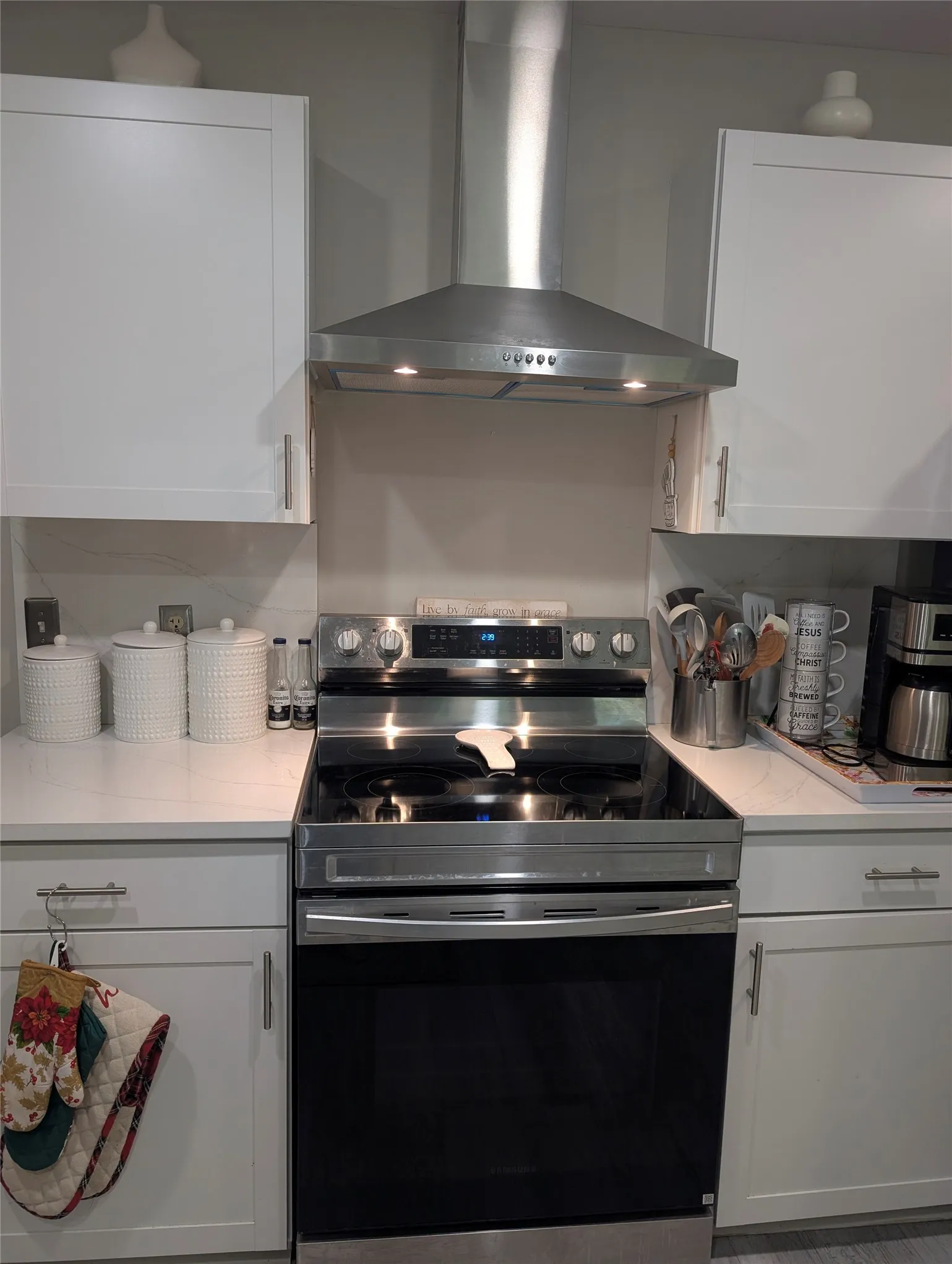 Single Family Residence For Sale in Ellis County , 130 Mabry Lane, Red Oak, Texas 75154, 3 Bedroom, 2 Bathroom, 4 Garage spaces, 1,346 Sqft, built in 1984, mls#21301510, Real Estate Agent in Red Oak, Homes For Sale in Ellis county, Homes For Sale in Red Oak, Realtor in Red Oak Texas, Real Estate Brokerage Independent Realty Texas, Luminita Cordes Realtor