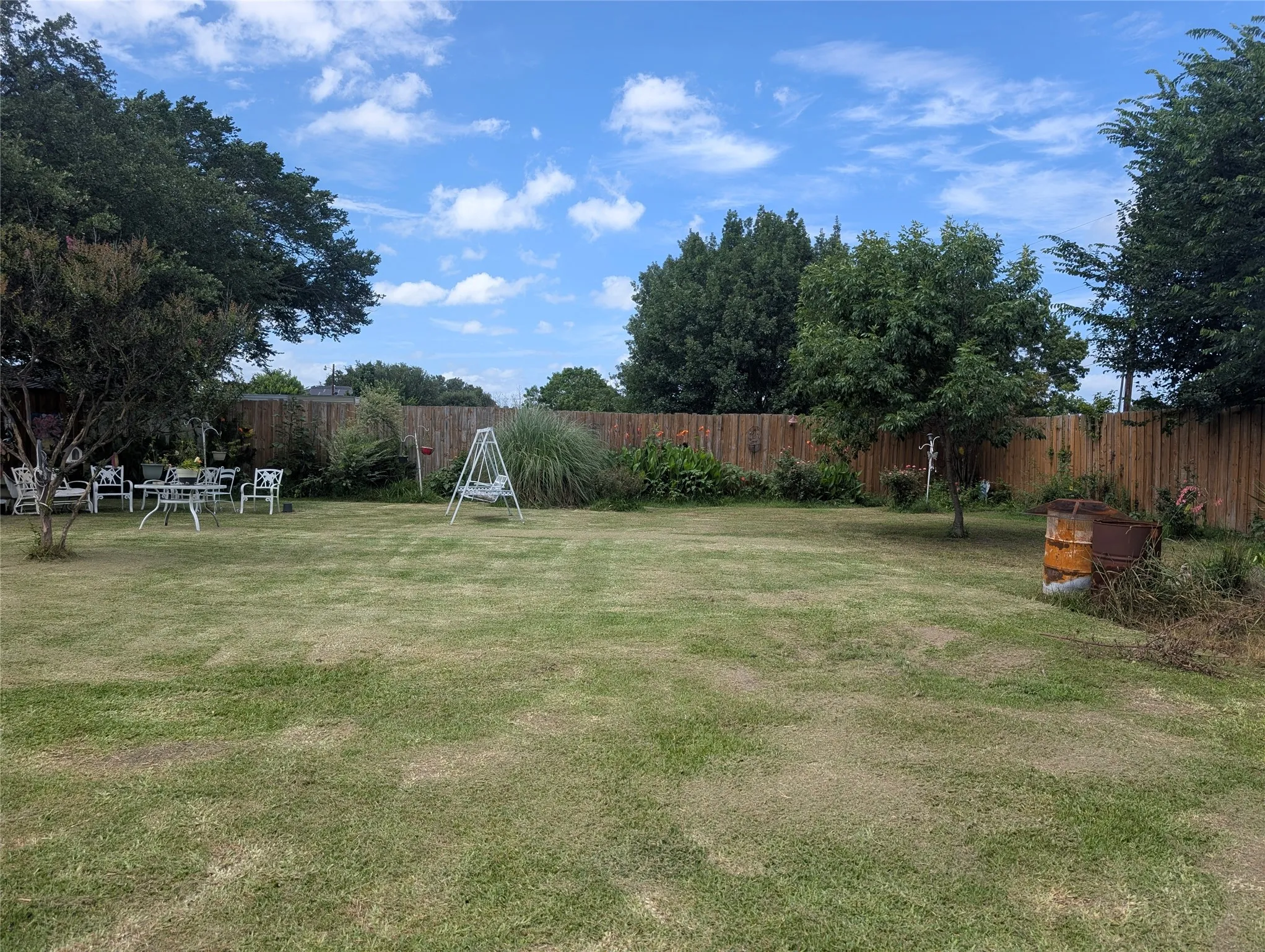 Single Family Residence For Sale in Ellis County , 130 Mabry Lane, Red Oak, Texas 75154, 3 Bedroom, 2 Bathroom, 4 Garage spaces, 1,346 Sqft, built in 1984, mls#21301510, Real Estate Agent in Red Oak, Homes For Sale in Ellis county, Homes For Sale in Red Oak, Realtor in Red Oak Texas, Real Estate Brokerage Independent Realty Texas, Luminita Cordes Realtor