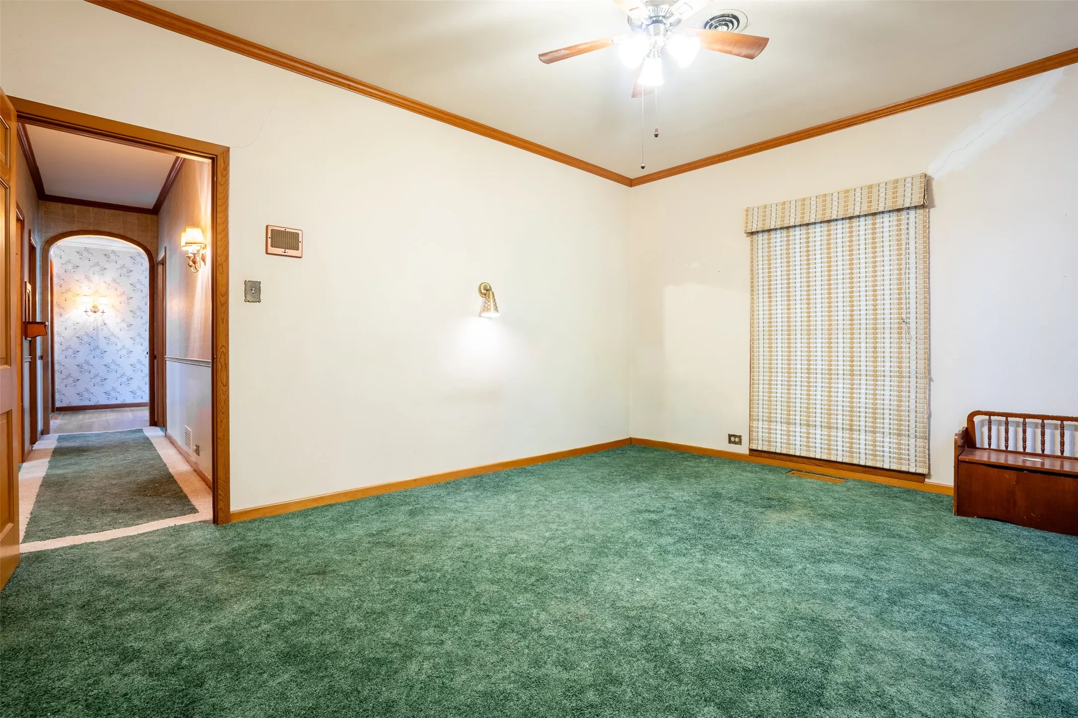 Single Family Residence For Sale in Comanche County , 908 W Barnes Avenue, Comanche, Texas 76442, 3 Bedroom, 2 Bathroom, 2 Garage spaces, 2,564 Sqft, built in 1955, mls#21301480, Real Estate Agent in Comanche, Homes For Sale in Comanche county, Homes For Sale in Comanche, Realtor in Comanche Texas, Real Estate Brokerage Independent Realty Texas, Luminita Cordes Realtor