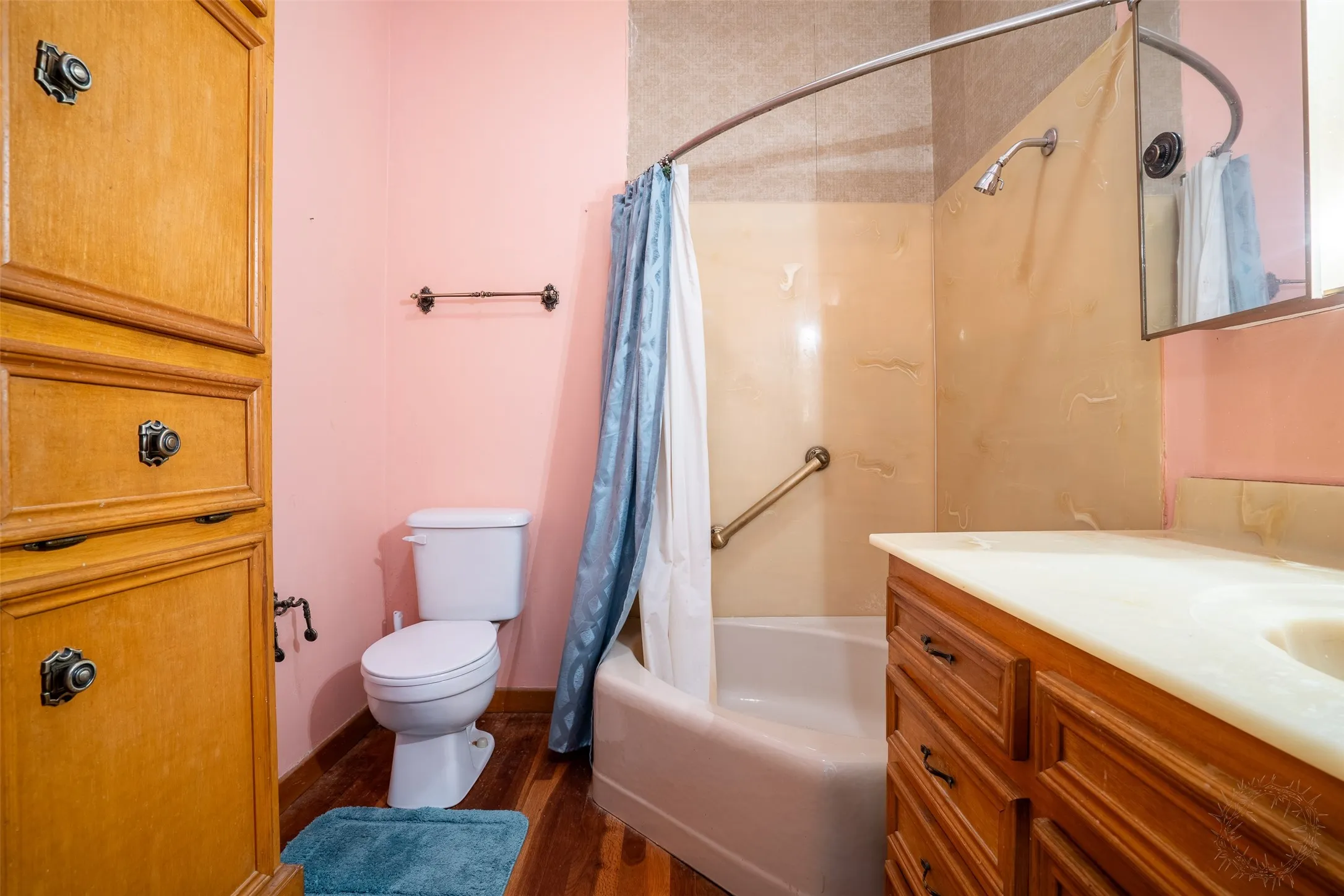 Single Family Residence For Sale in Comanche County , 908 W Barnes Avenue, Comanche, Texas 76442, 3 Bedroom, 2 Bathroom, 2 Garage spaces, 2,564 Sqft, built in 1955, mls#21301480, Real Estate Agent in Comanche, Homes For Sale in Comanche county, Homes For Sale in Comanche, Realtor in Comanche Texas, Real Estate Brokerage Independent Realty Texas, Luminita Cordes Realtor