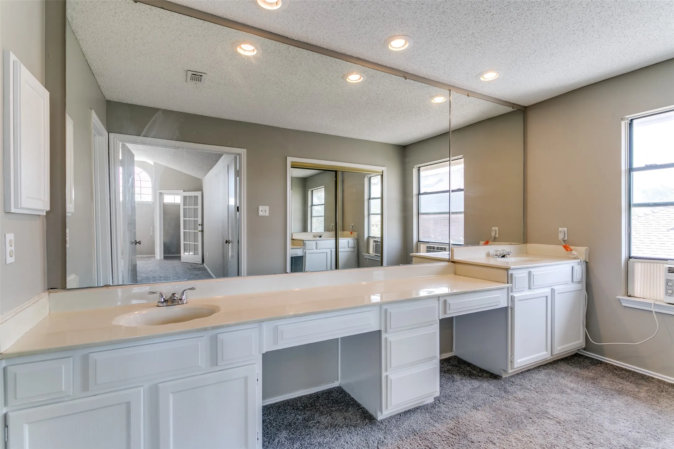 Single Family Residence For Sale in Denton County , 1633 San Francisco Street, Carrollton, Texas 75007, 3 Bedroom, 2 Bathroom, 2 Garage spaces, 1,652 Sqft, built in 1985, Price $380,000, mls#21301610, Real Estate Agent in Carrollton, Homes For Sale in Denton county, Homes For Sale in Carrollton, Realtor in Carrollton Texas, Real Estate Brokerage Independent Realty Texas, Luminita Cordes Realtor