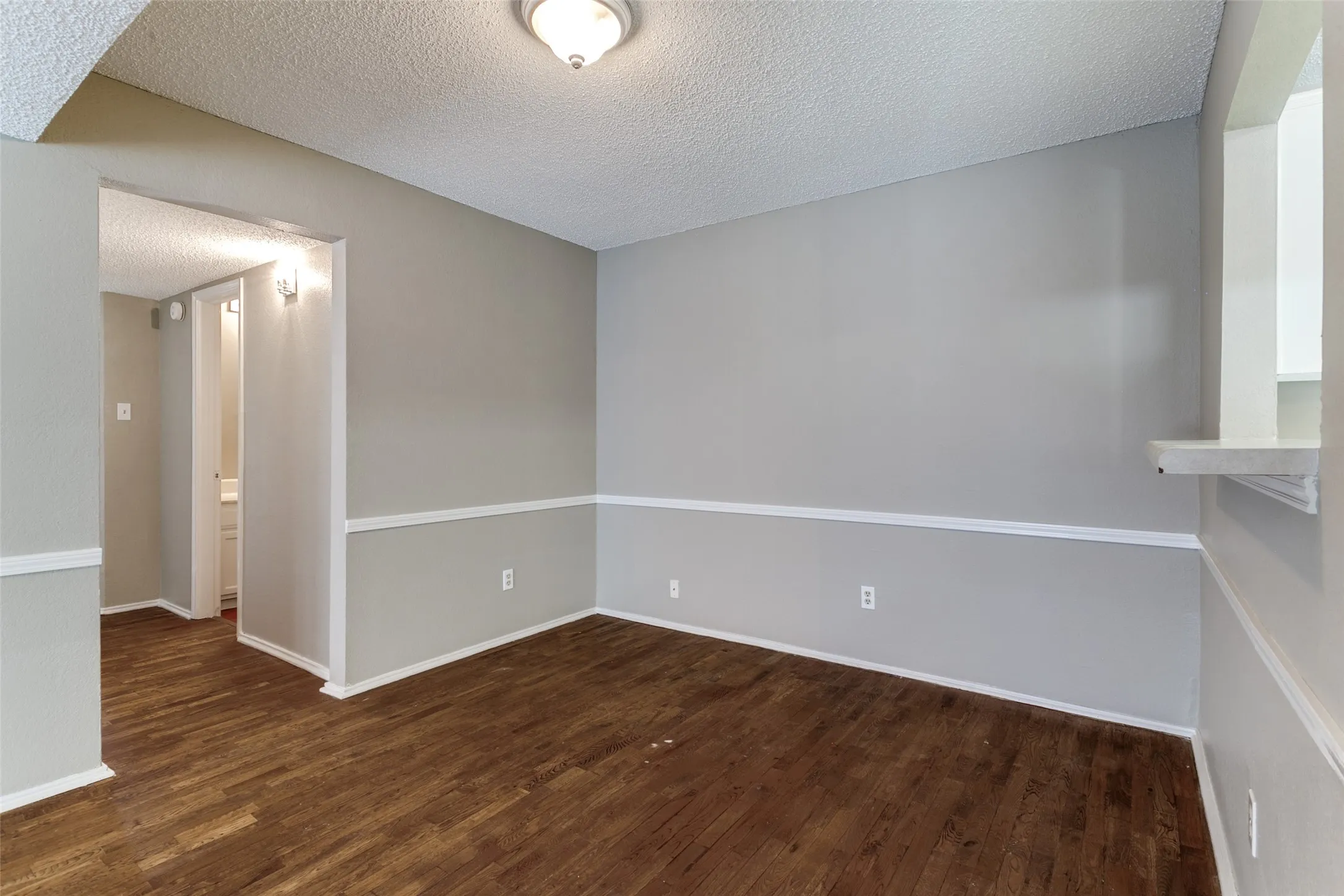 Single Family Residence For Sale in Denton County , 1633 San Francisco Street, Carrollton, Texas 75007, 3 Bedroom, 2 Bathroom, 2 Garage spaces, 1,652 Sqft, built in 1985, Price $380,000, mls#21301610, Real Estate Agent in Carrollton, Homes For Sale in Denton county, Homes For Sale in Carrollton, Realtor in Carrollton Texas, Real Estate Brokerage Independent Realty Texas, Luminita Cordes Realtor