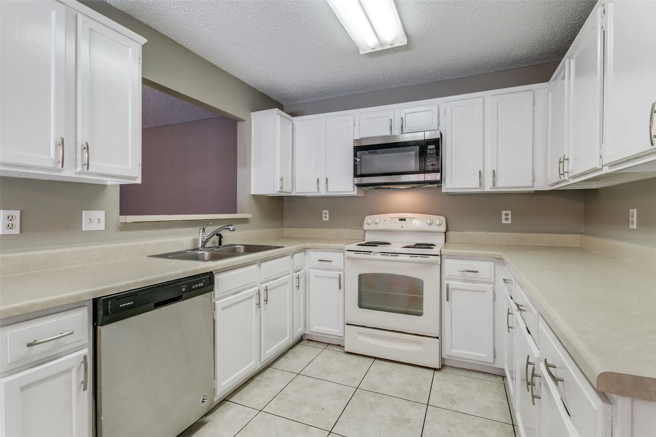 Single Family Residence For Sale in Denton County , 1633 San Francisco Street, Carrollton, Texas 75007, 3 Bedroom, 2 Bathroom, 2 Garage spaces, 1,652 Sqft, built in 1985, Price $380,000, mls#21301610, Real Estate Agent in Carrollton, Homes For Sale in Denton county, Homes For Sale in Carrollton, Realtor in Carrollton Texas, Real Estate Brokerage Independent Realty Texas, Luminita Cordes Realtor