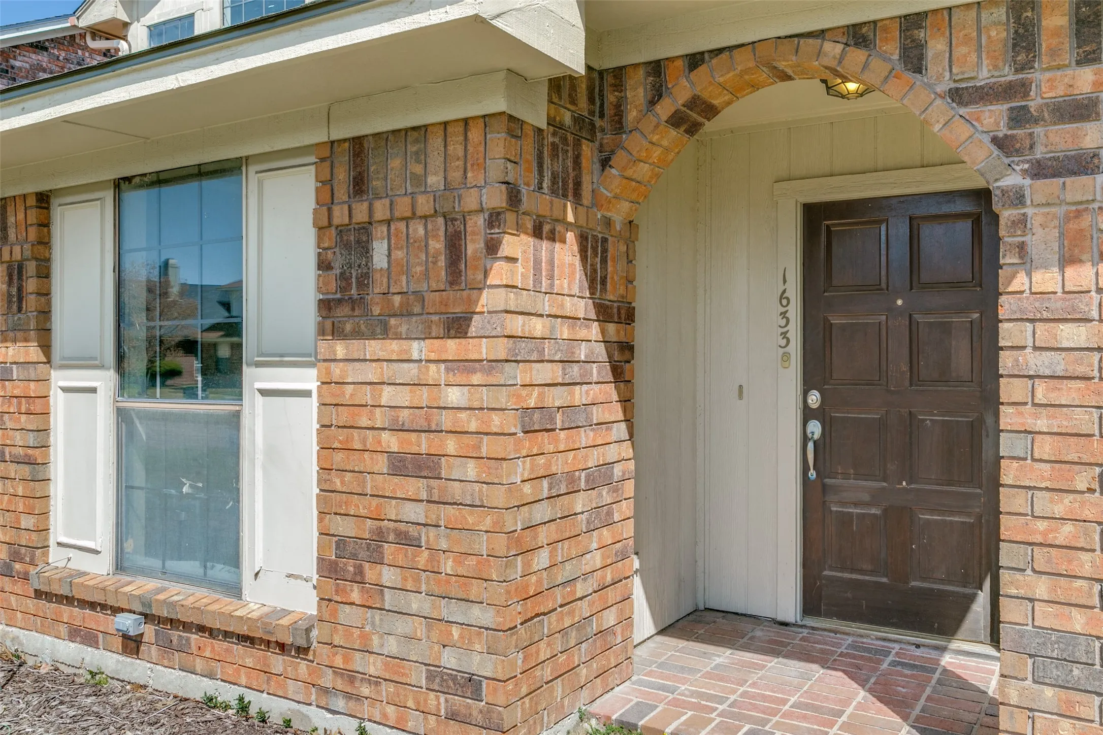 Single Family Residence For Sale in Denton County , 1633 San Francisco Street, Carrollton, Texas 75007, 3 Bedroom, 2 Bathroom, 2 Garage spaces, 1,652 Sqft, built in 1985, Price $380,000, mls#21301610, Real Estate Agent in Carrollton, Homes For Sale in Denton county, Homes For Sale in Carrollton, Realtor in Carrollton Texas, Real Estate Brokerage Independent Realty Texas, Luminita Cordes Realtor