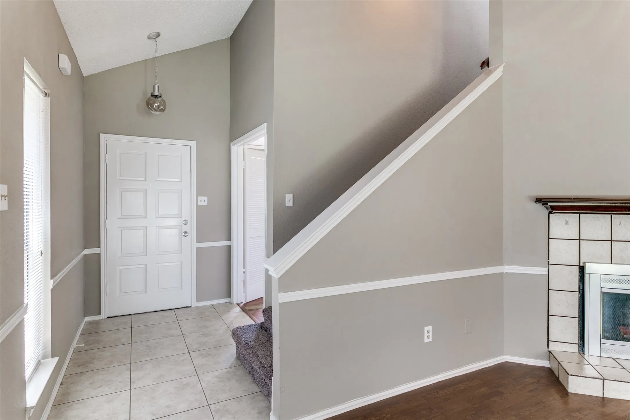 Single Family Residence For Sale in Denton County , 1633 San Francisco Street, Carrollton, Texas 75007, 3 Bedroom, 2 Bathroom, 2 Garage spaces, 1,652 Sqft, built in 1985, Price $380,000, mls#21301610, Real Estate Agent in Carrollton, Homes For Sale in Denton county, Homes For Sale in Carrollton, Realtor in Carrollton Texas, Real Estate Brokerage Independent Realty Texas, Luminita Cordes Realtor