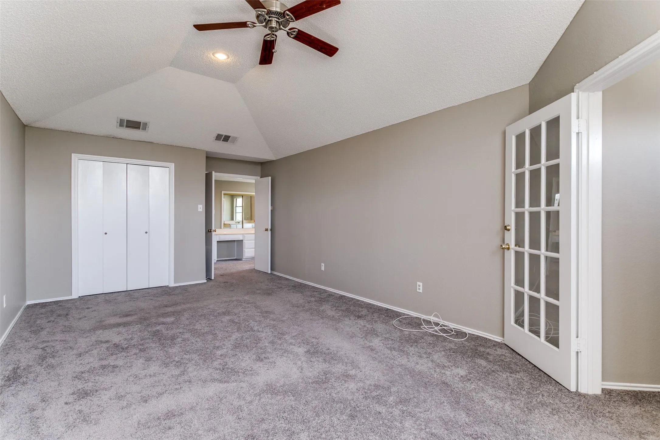 Single Family Residence For Sale in Denton County , 1633 San Francisco Street, Carrollton, Texas 75007, 3 Bedroom, 2 Bathroom, 2 Garage spaces, 1,652 Sqft, built in 1985, Price $380,000, mls#21301610, Real Estate Agent in Carrollton, Homes For Sale in Denton county, Homes For Sale in Carrollton, Realtor in Carrollton Texas, Real Estate Brokerage Independent Realty Texas, Luminita Cordes Realtor