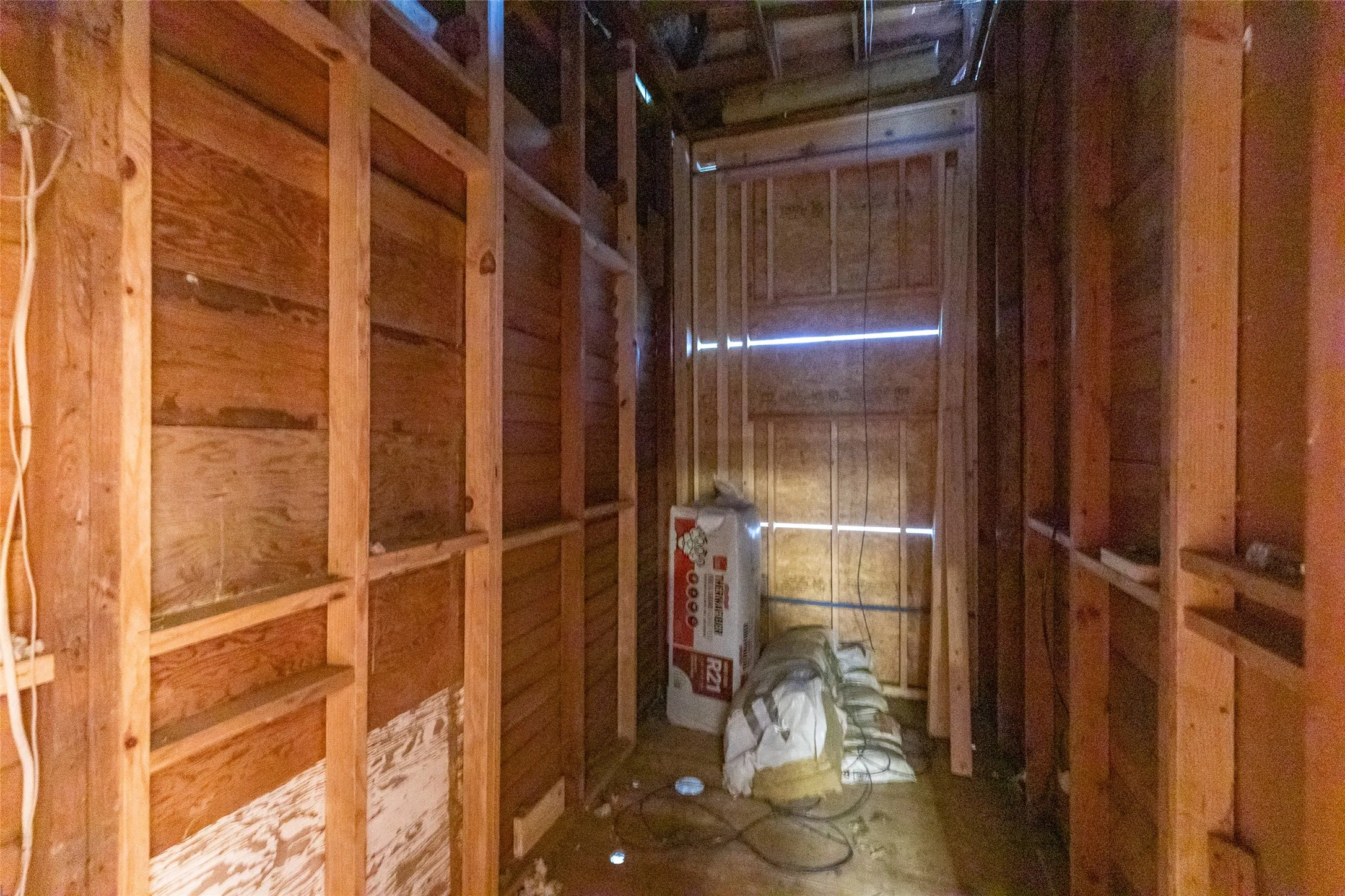 Single Family Residence For Sale in Callahan County , 601 W 3rd Street, Baird, Texas 79504, 3 Bedroom, 1 Bathroom, Garage spaces, 1,681 Sqft, built in 1898, mls#21301217, Real Estate Agent in Baird, Homes For Sale in Callahan county, Homes For Sale in Baird, Realtor in Baird Texas, Real Estate Brokerage Independent Realty Texas, Luminita Cordes Realtor