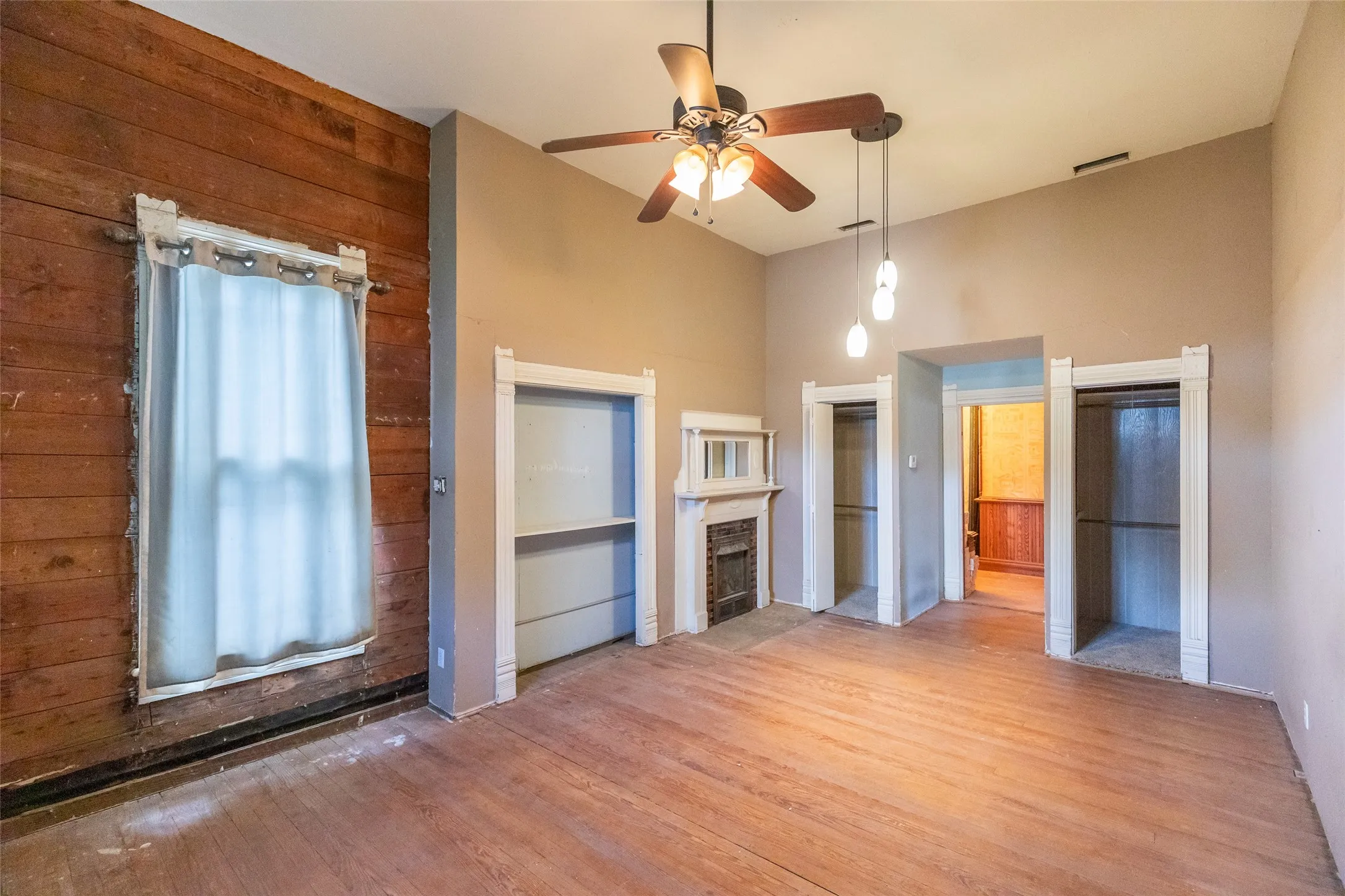 Single Family Residence For Sale in Callahan County , 601 W 3rd Street, Baird, Texas 79504, 3 Bedroom, 1 Bathroom, Garage spaces, 1,681 Sqft, built in 1898, mls#21301217, Real Estate Agent in Baird, Homes For Sale in Callahan county, Homes For Sale in Baird, Realtor in Baird Texas, Real Estate Brokerage Independent Realty Texas, Luminita Cordes Realtor
