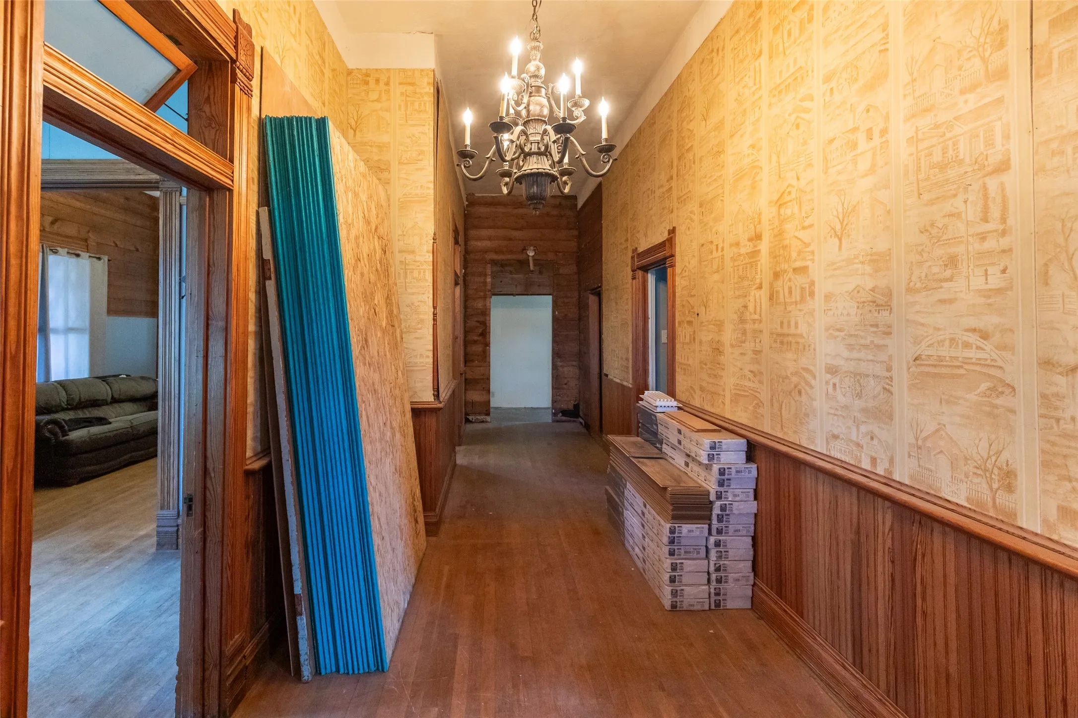 Single Family Residence For Sale in Callahan County , 601 W 3rd Street, Baird, Texas 79504, 3 Bedroom, 1 Bathroom, Garage spaces, 1,681 Sqft, built in 1898, mls#21301217, Real Estate Agent in Baird, Homes For Sale in Callahan county, Homes For Sale in Baird, Realtor in Baird Texas, Real Estate Brokerage Independent Realty Texas, Luminita Cordes Realtor