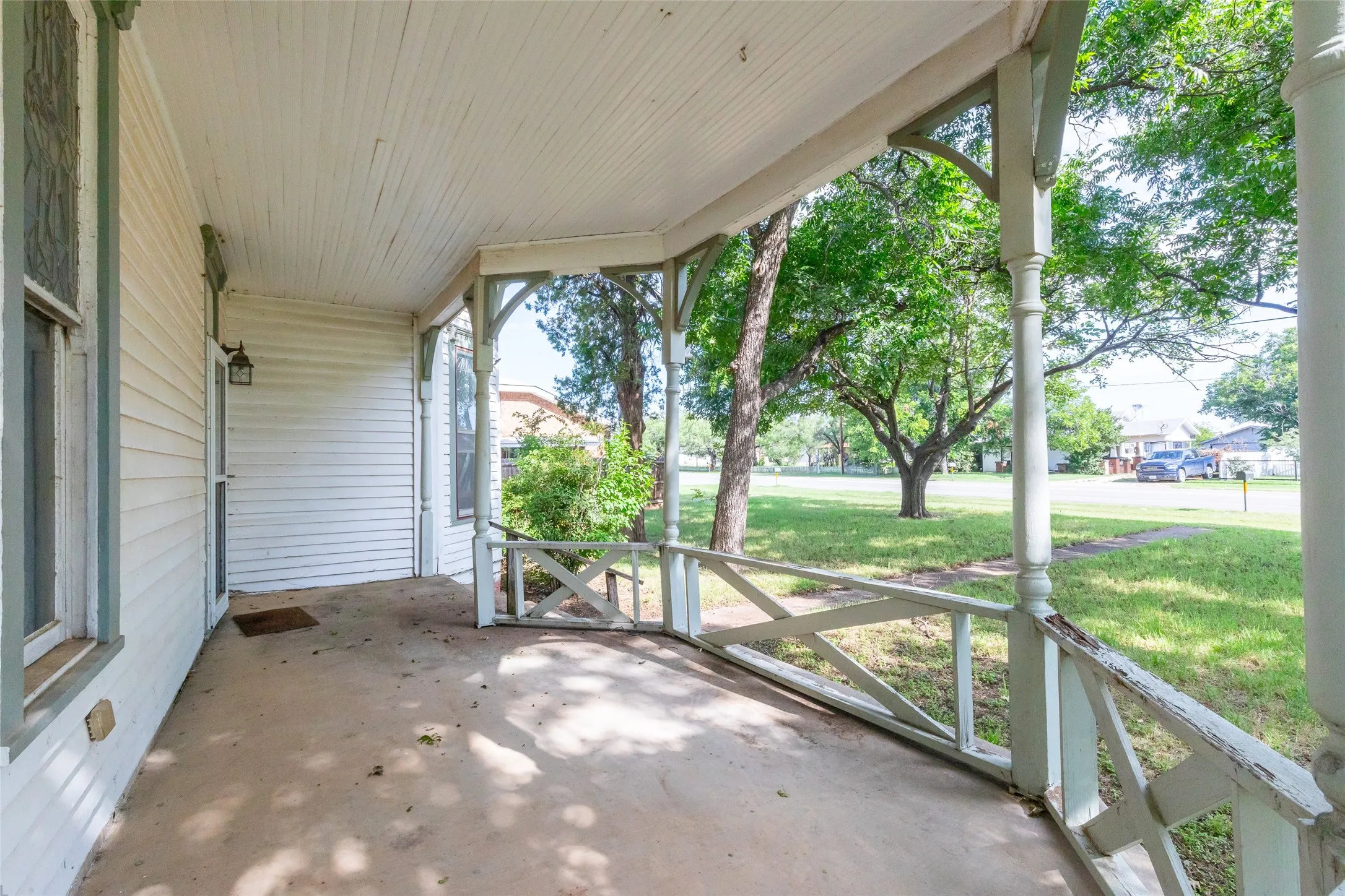 Single Family Residence For Sale in Callahan County , 601 W 3rd Street, Baird, Texas 79504, 3 Bedroom, 1 Bathroom, Garage spaces, 1,681 Sqft, built in 1898, mls#21301217, Real Estate Agent in Baird, Homes For Sale in Callahan county, Homes For Sale in Baird, Realtor in Baird Texas, Real Estate Brokerage Independent Realty Texas, Luminita Cordes Realtor