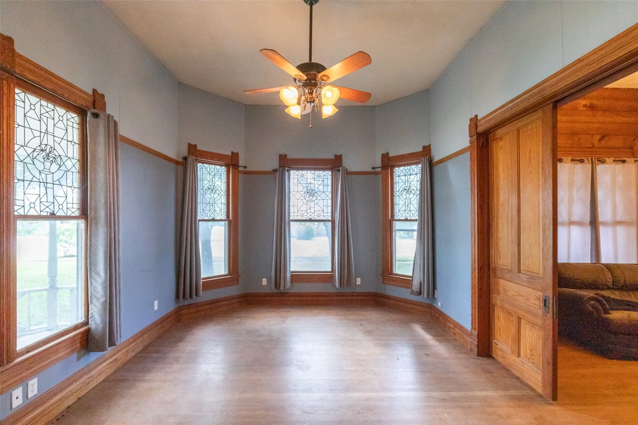 Single Family Residence For Sale in Callahan County , 601 W 3rd Street, Baird, Texas 79504, 3 Bedroom, 1 Bathroom, Garage spaces, 1,681 Sqft, built in 1898, mls#21301217, Real Estate Agent in Baird, Homes For Sale in Callahan county, Homes For Sale in Baird, Realtor in Baird Texas, Real Estate Brokerage Independent Realty Texas, Luminita Cordes Realtor