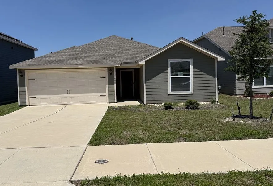 Single Family Residence For Sale in Denton County , 13608 Roosevelt Arch Drive, Ponder, Texas 76259, 3 Bedroom, 2 Bathroom, 2 Garage spaces, 1,596 Sqft, built in 2022, mls#21301422, Real Estate Agent in Ponder, Homes For Sale in Denton county, Homes For Sale in Ponder, Realtor in Ponder Texas, Real Estate Brokerage Independent Realty Texas, Luminita Cordes Realtor