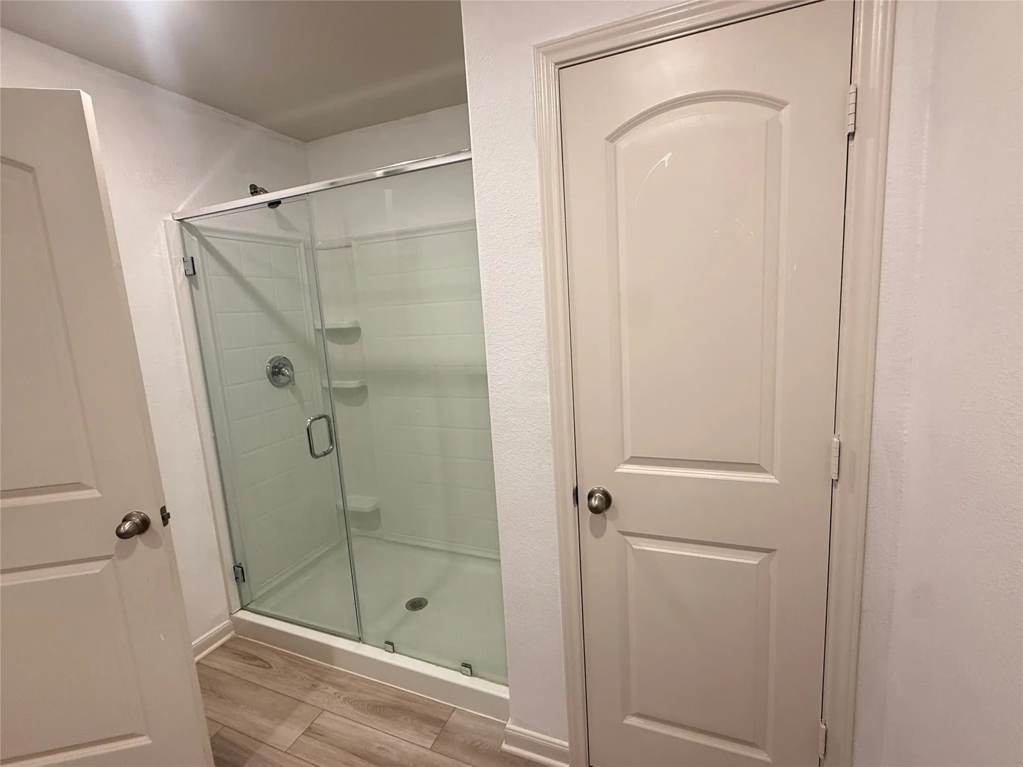 Large Walkin Shower