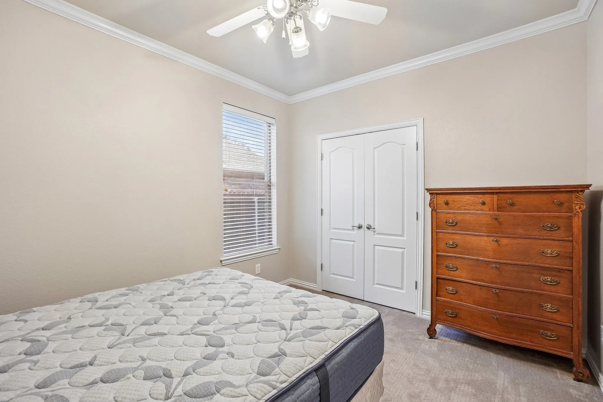 Single Family Residence For Sale in Tarrant County , 5320 Brazoria Drive, Grand Prairie, Texas 75052, 4 Bedroom, 3 Bathroom, 2 Garage spaces, 2,981 Sqft, built in 2008, mls#21299953, Real Estate Agent in Grand Prairie, Homes For Sale in Tarrant county, Homes For Sale in Grand Prairie, Realtor in Grand Prairie Texas, Real Estate Brokerage Independent Realty Texas, Luminita Cordes Realtor