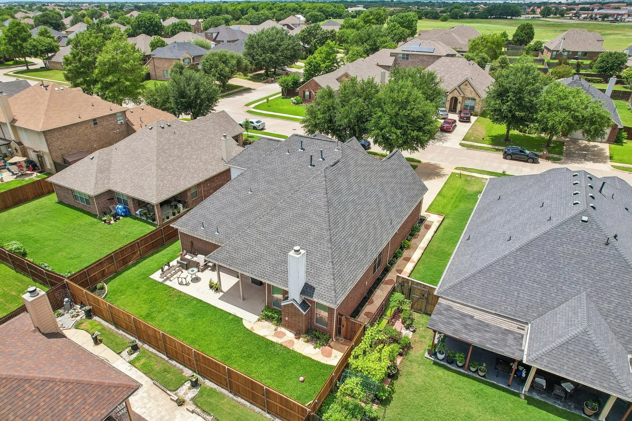 Single Family Residence For Sale in Tarrant County , 5320 Brazoria Drive, Grand Prairie, Texas 75052, 4 Bedroom, 3 Bathroom, 2 Garage spaces, 2,981 Sqft, built in 2008, mls#21299953, Real Estate Agent in Grand Prairie, Homes For Sale in Tarrant county, Homes For Sale in Grand Prairie, Realtor in Grand Prairie Texas, Real Estate Brokerage Independent Realty Texas, Luminita Cordes Realtor