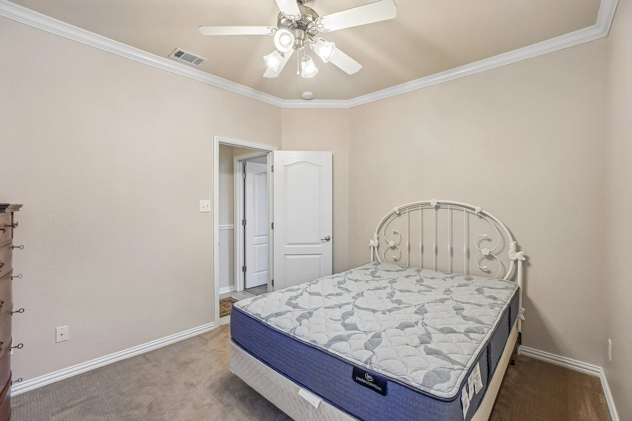 Single Family Residence For Sale in Tarrant County , 5320 Brazoria Drive, Grand Prairie, Texas 75052, 4 Bedroom, 3 Bathroom, 2 Garage spaces, 2,981 Sqft, built in 2008, mls#21299953, Real Estate Agent in Grand Prairie, Homes For Sale in Tarrant county, Homes For Sale in Grand Prairie, Realtor in Grand Prairie Texas, Real Estate Brokerage Independent Realty Texas, Luminita Cordes Realtor
