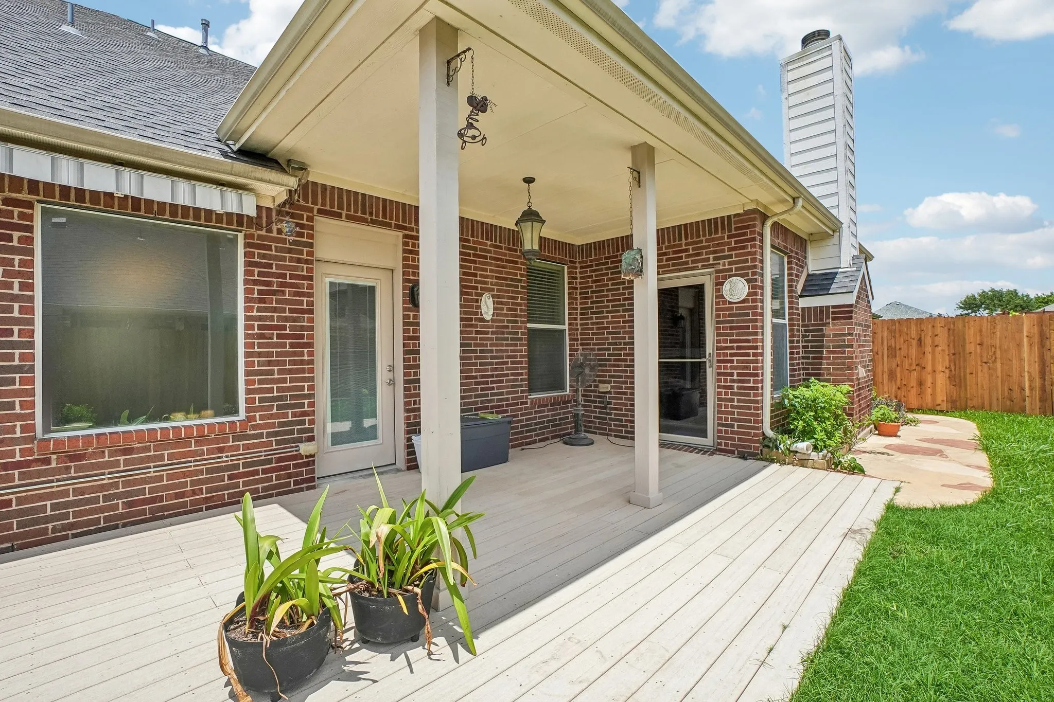 Single Family Residence For Sale in Tarrant County , 5320 Brazoria Drive, Grand Prairie, Texas 75052, 4 Bedroom, 3 Bathroom, 2 Garage spaces, 2,981 Sqft, built in 2008, mls#21299953, Real Estate Agent in Grand Prairie, Homes For Sale in Tarrant county, Homes For Sale in Grand Prairie, Realtor in Grand Prairie Texas, Real Estate Brokerage Independent Realty Texas, Luminita Cordes Realtor