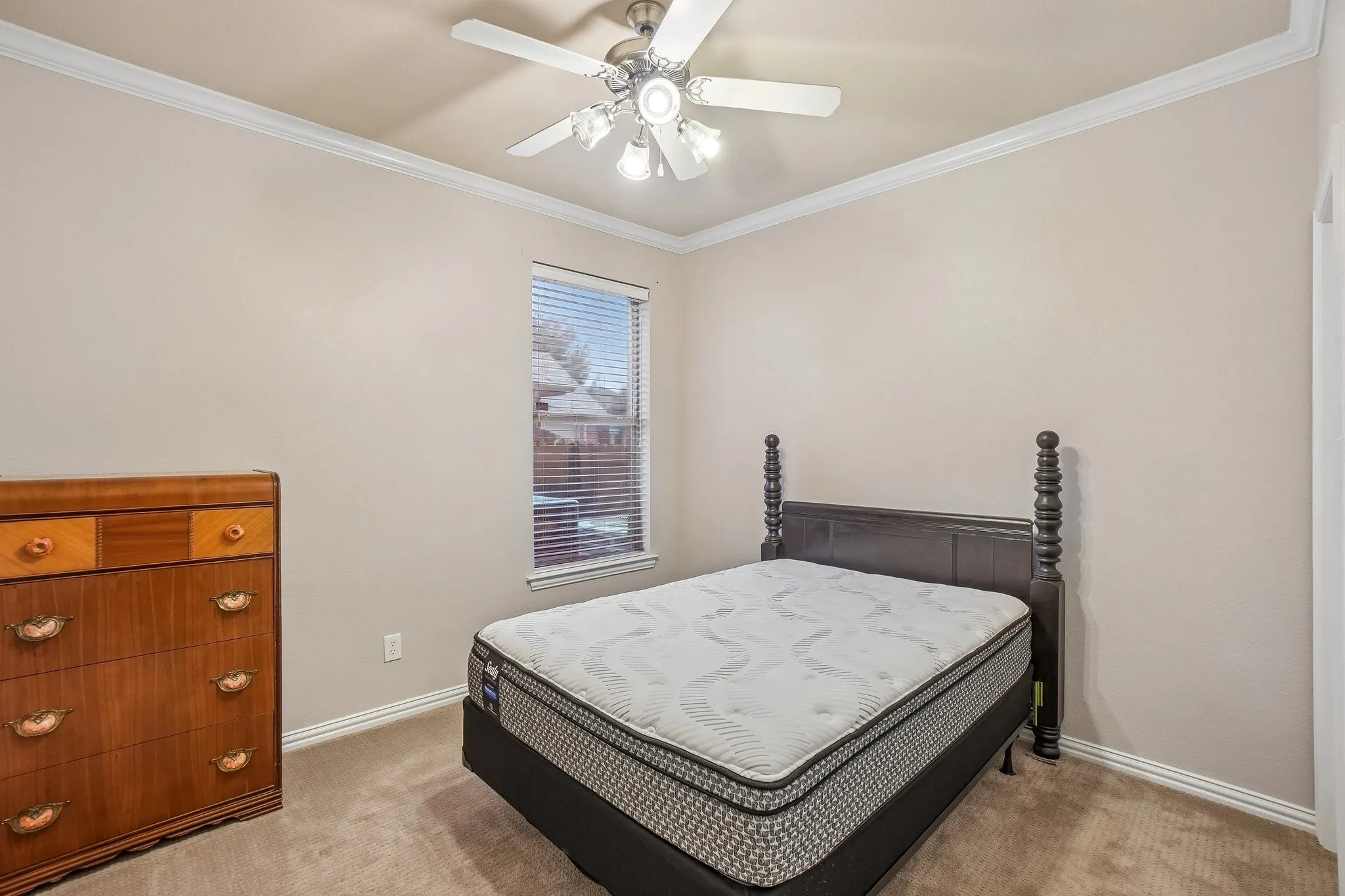 Single Family Residence For Sale in Tarrant County , 5320 Brazoria Drive, Grand Prairie, Texas 75052, 4 Bedroom, 3 Bathroom, 2 Garage spaces, 2,981 Sqft, built in 2008, mls#21299953, Real Estate Agent in Grand Prairie, Homes For Sale in Tarrant county, Homes For Sale in Grand Prairie, Realtor in Grand Prairie Texas, Real Estate Brokerage Independent Realty Texas, Luminita Cordes Realtor