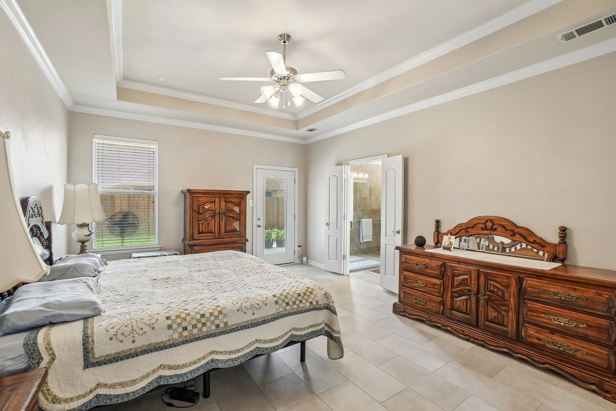 Single Family Residence For Sale in Tarrant County , 5320 Brazoria Drive, Grand Prairie, Texas 75052, 4 Bedroom, 3 Bathroom, 2 Garage spaces, 2,981 Sqft, built in 2008, mls#21299953, Real Estate Agent in Grand Prairie, Homes For Sale in Tarrant county, Homes For Sale in Grand Prairie, Realtor in Grand Prairie Texas, Real Estate Brokerage Independent Realty Texas, Luminita Cordes Realtor