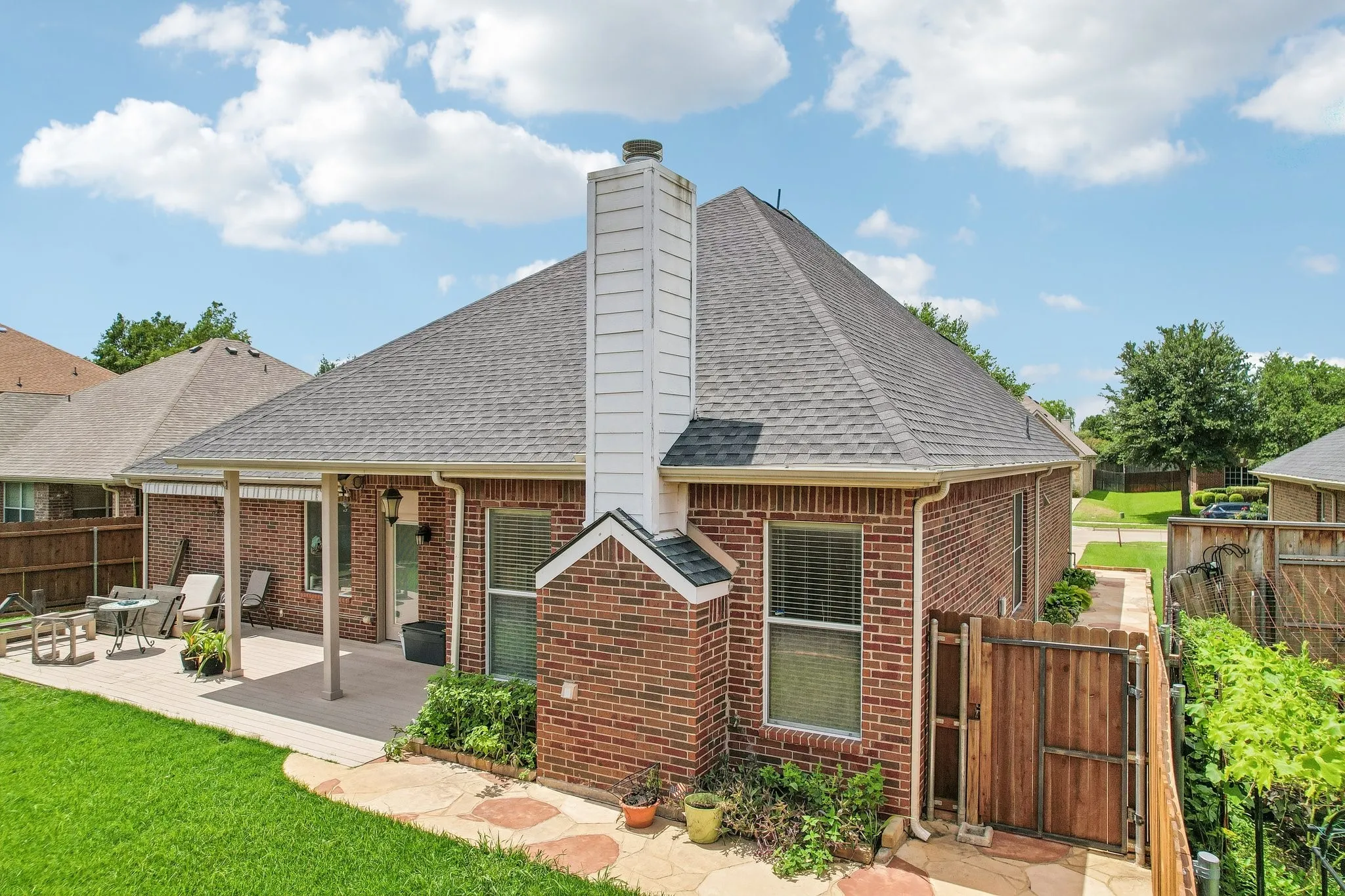 Single Family Residence For Sale in Tarrant County , 5320 Brazoria Drive, Grand Prairie, Texas 75052, 4 Bedroom, 3 Bathroom, 2 Garage spaces, 2,981 Sqft, built in 2008, mls#21299953, Real Estate Agent in Grand Prairie, Homes For Sale in Tarrant county, Homes For Sale in Grand Prairie, Realtor in Grand Prairie Texas, Real Estate Brokerage Independent Realty Texas, Luminita Cordes Realtor