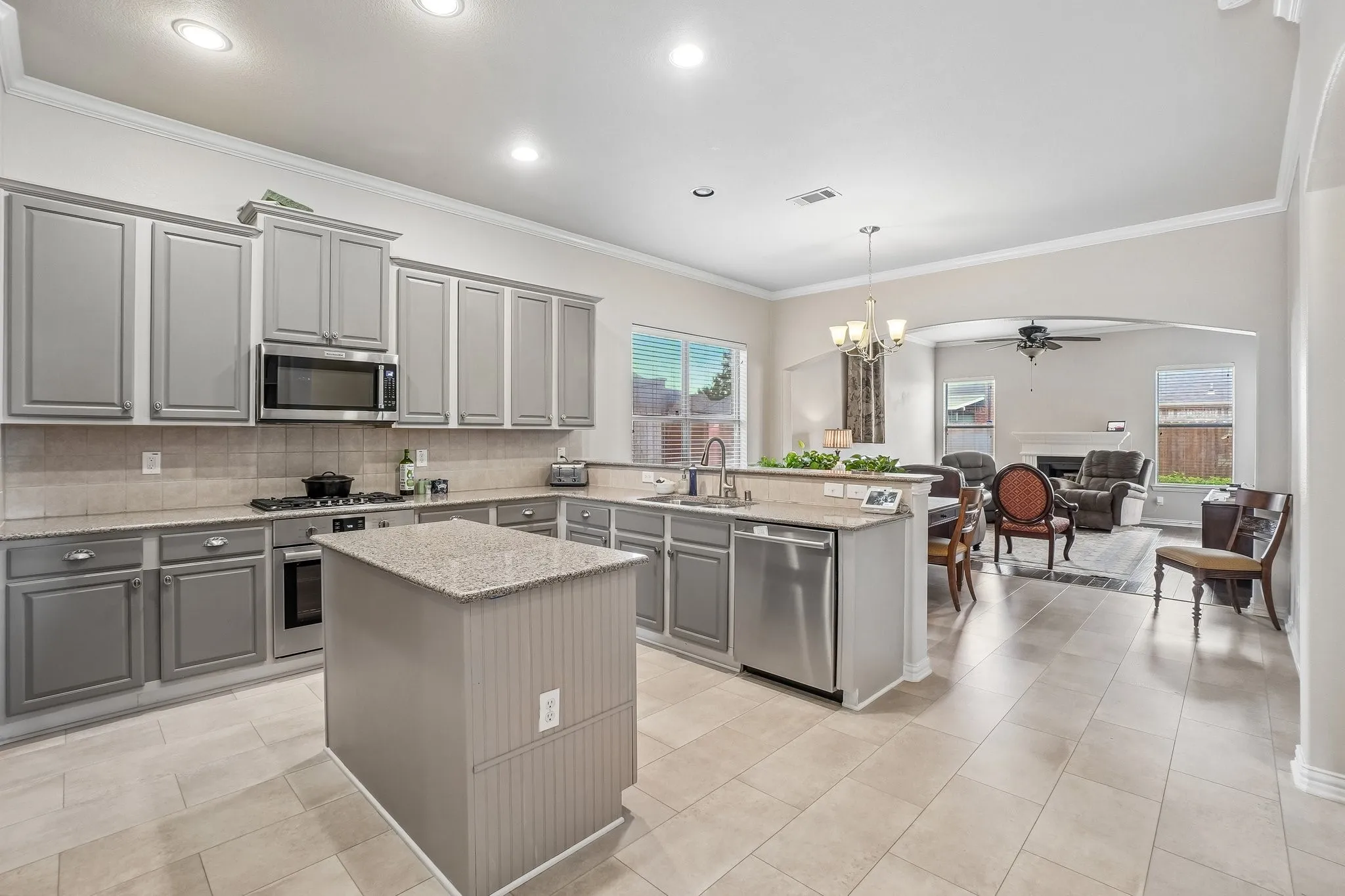 Single Family Residence For Sale in Tarrant County , 5320 Brazoria Drive, Grand Prairie, Texas 75052, 4 Bedroom, 3 Bathroom, 2 Garage spaces, 2,981 Sqft, built in 2008, mls#21299953, Real Estate Agent in Grand Prairie, Homes For Sale in Tarrant county, Homes For Sale in Grand Prairie, Realtor in Grand Prairie Texas, Real Estate Brokerage Independent Realty Texas, Luminita Cordes Realtor