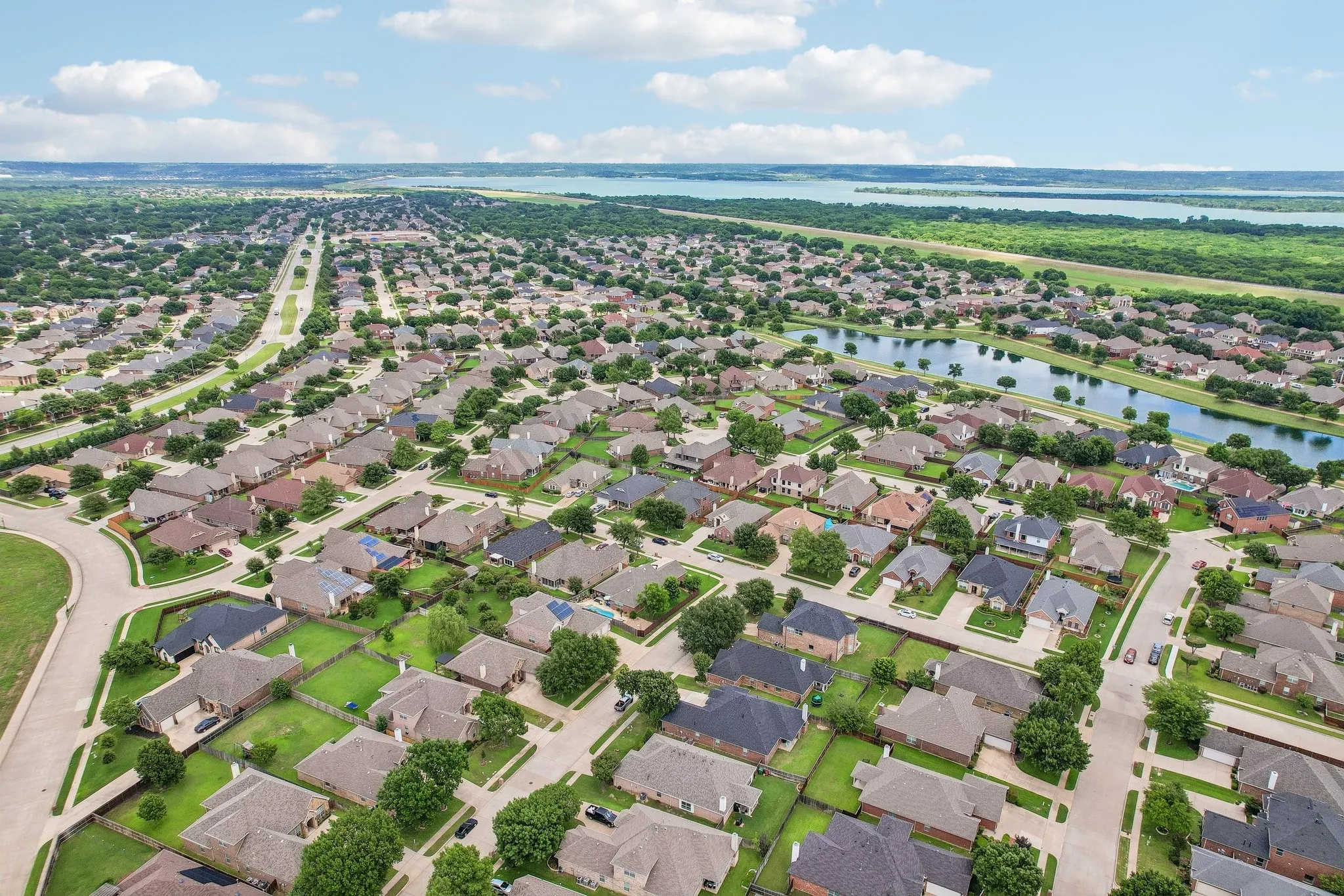 Single Family Residence For Sale in Tarrant County , 5320 Brazoria Drive, Grand Prairie, Texas 75052, 4 Bedroom, 3 Bathroom, 2 Garage spaces, 2,981 Sqft, built in 2008, mls#21299953, Real Estate Agent in Grand Prairie, Homes For Sale in Tarrant county, Homes For Sale in Grand Prairie, Realtor in Grand Prairie Texas, Real Estate Brokerage Independent Realty Texas, Luminita Cordes Realtor