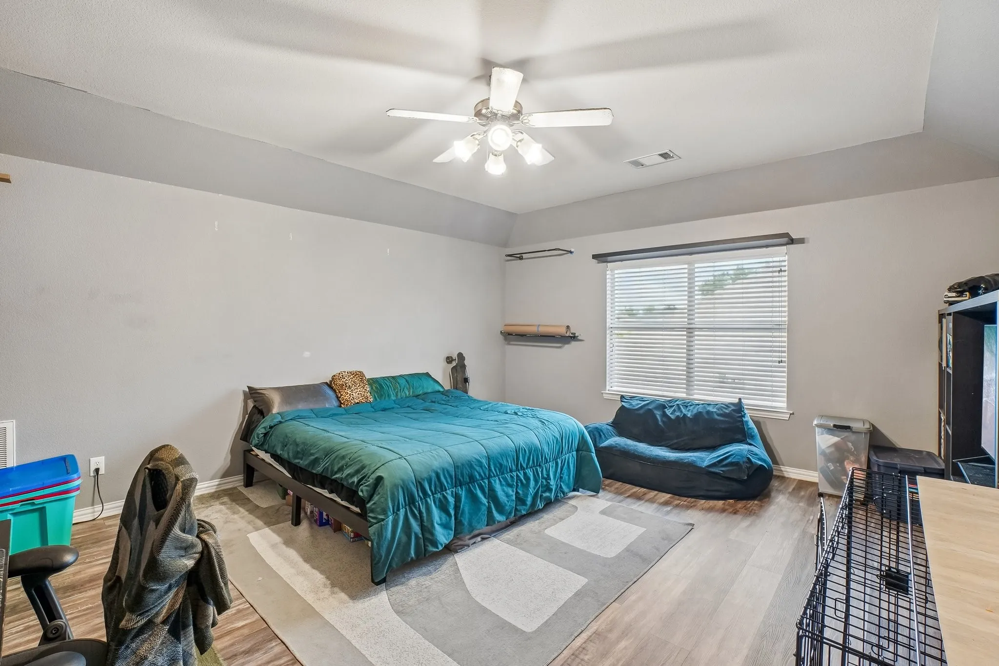 Single Family Residence For Sale in Tarrant County , 5320 Brazoria Drive, Grand Prairie, Texas 75052, 4 Bedroom, 3 Bathroom, 2 Garage spaces, 2,981 Sqft, built in 2008, mls#21299953, Real Estate Agent in Grand Prairie, Homes For Sale in Tarrant county, Homes For Sale in Grand Prairie, Realtor in Grand Prairie Texas, Real Estate Brokerage Independent Realty Texas, Luminita Cordes Realtor