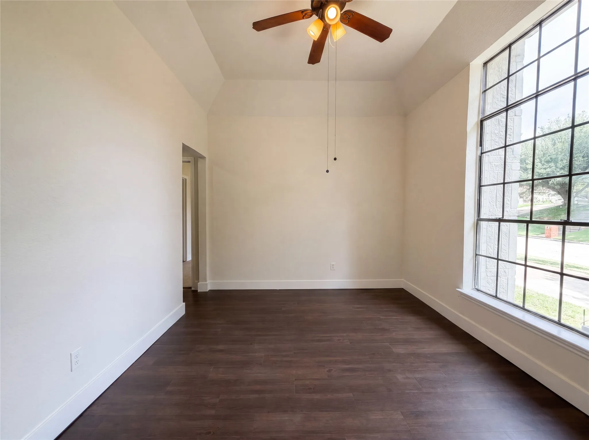Single Family Residence For Sale in Dallas County , 2005 N Arbor Rose Drive, Grand Prairie, Texas 75050, 4 Bedroom, 3 Bathroom, 2 Garage spaces, 2,360 Sqft, built in 1978, mls#21301258, Real Estate Agent in Grand Prairie, Homes For Sale in Dallas county, Homes For Sale in Grand Prairie, Realtor in Grand Prairie Texas, Real Estate Brokerage Independent Realty Texas, Luminita Cordes Realtor