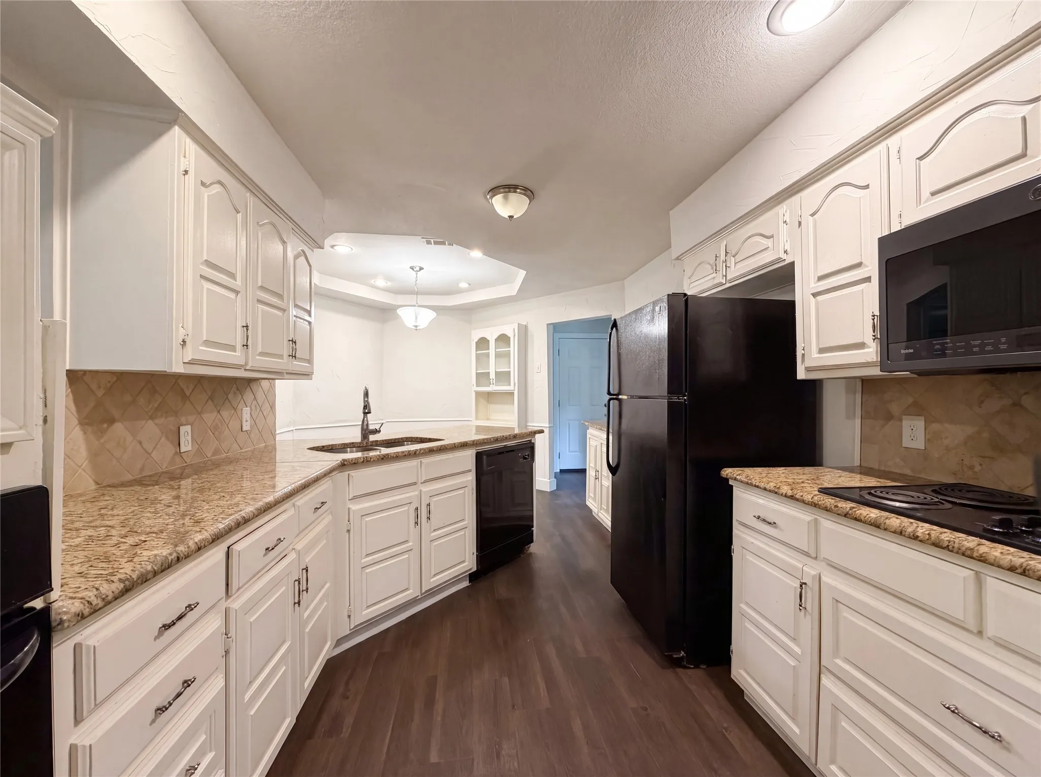Single Family Residence For Sale in Dallas County , 2005 N Arbor Rose Drive, Grand Prairie, Texas 75050, 4 Bedroom, 3 Bathroom, 2 Garage spaces, 2,360 Sqft, built in 1978, mls#21301258, Real Estate Agent in Grand Prairie, Homes For Sale in Dallas county, Homes For Sale in Grand Prairie, Realtor in Grand Prairie Texas, Real Estate Brokerage Independent Realty Texas, Luminita Cordes Realtor
