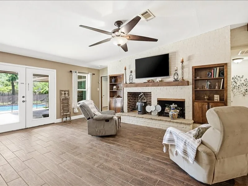 Single Family Residence For Sale in Tarrant County , 200 Timberlane Terrace, Euless, Texas 76039, 4 Bedroom, 2 Bathroom, Garage spaces, 2,650 Sqft, built in 1965, mls#21299740, Real Estate Agent in Euless, Homes For Sale in Tarrant county, Homes For Sale in Euless, Realtor in Euless Texas, Real Estate Brokerage Independent Realty Texas, Luminita Cordes Realtor